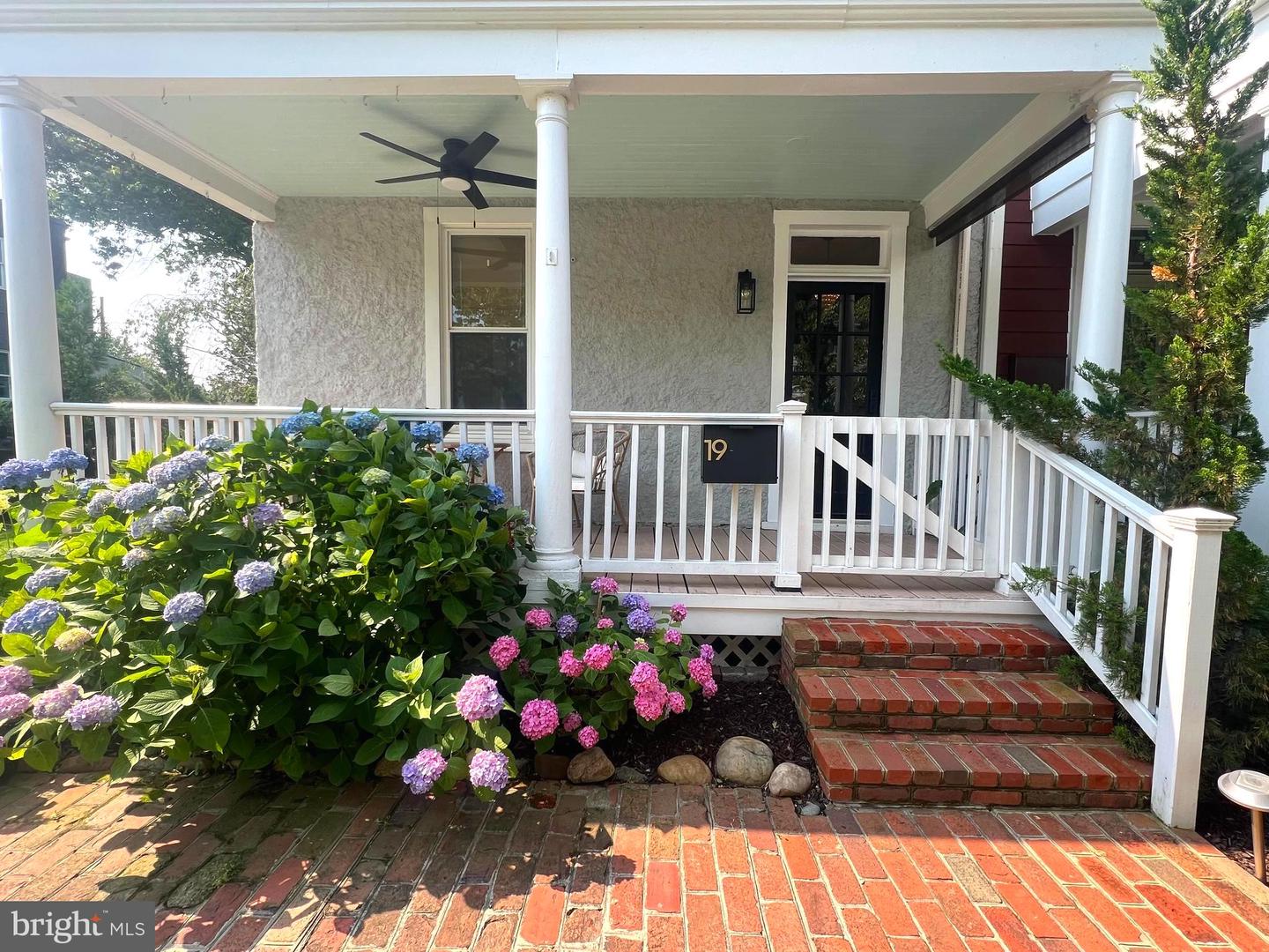 19 E DEL RAY AVE E, ALEXANDRIA, Virginia 22301, 3 Bedrooms Bedrooms, ,2 BathroomsBathrooms,Residential,For sale,19 E DEL RAY AVE E,VAAX2045470 MLS # VAAX2045470