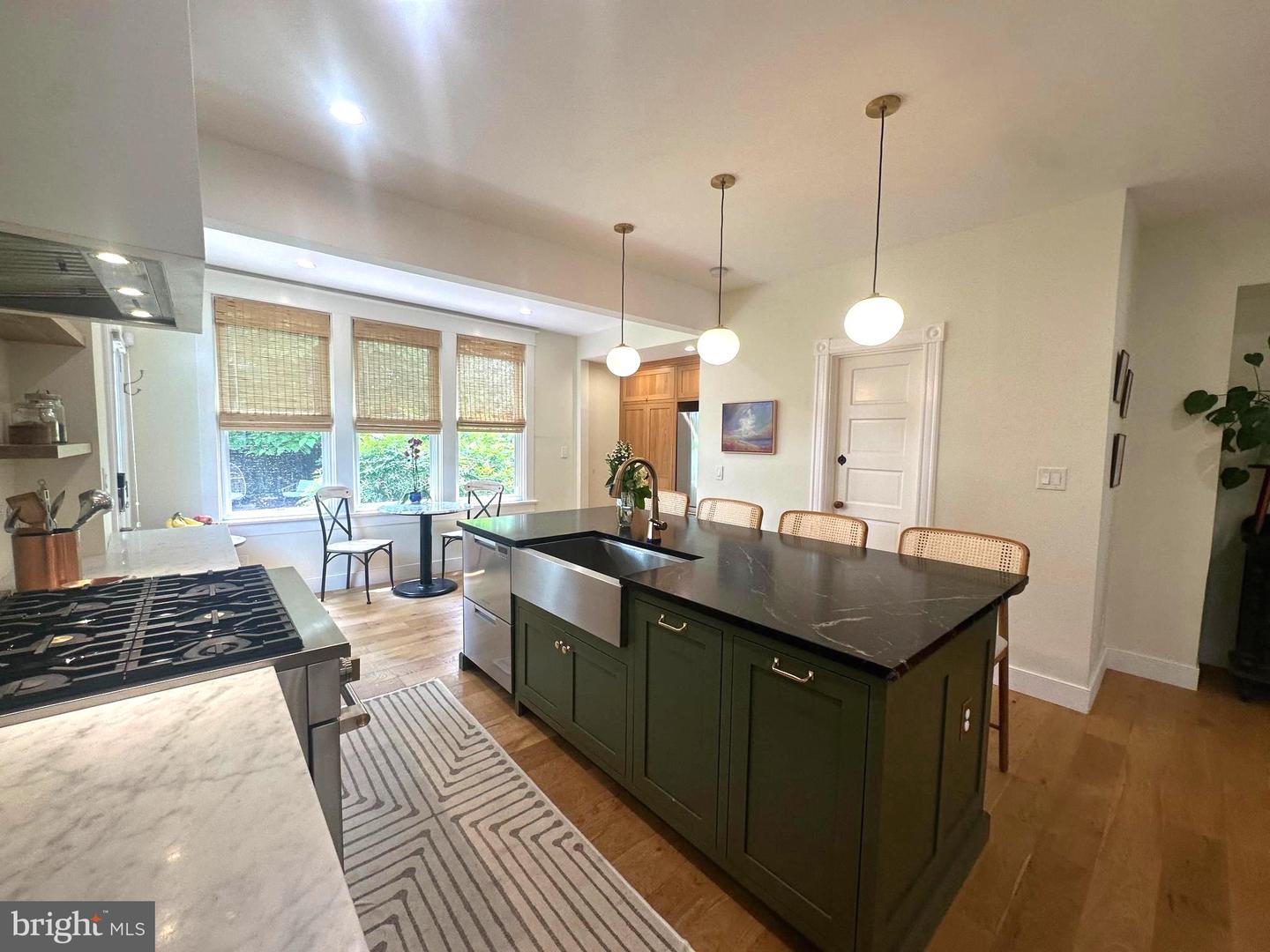 19 E DEL RAY AVE E, ALEXANDRIA, Virginia 22301, 3 Bedrooms Bedrooms, ,2 BathroomsBathrooms,Residential,For sale,19 E DEL RAY AVE E,VAAX2045470 MLS # VAAX2045470