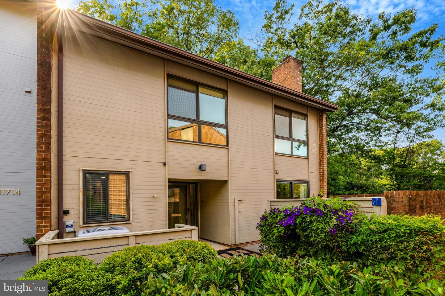 11712 INDIAN RIDGE RD, RESTON, Virginia 20191, 4 Bedrooms Bedrooms, ,2 BathroomsBathrooms,Residential,For sale,11712 INDIAN RIDGE RD,VAFX2241978 MLS # VAFX2241978
