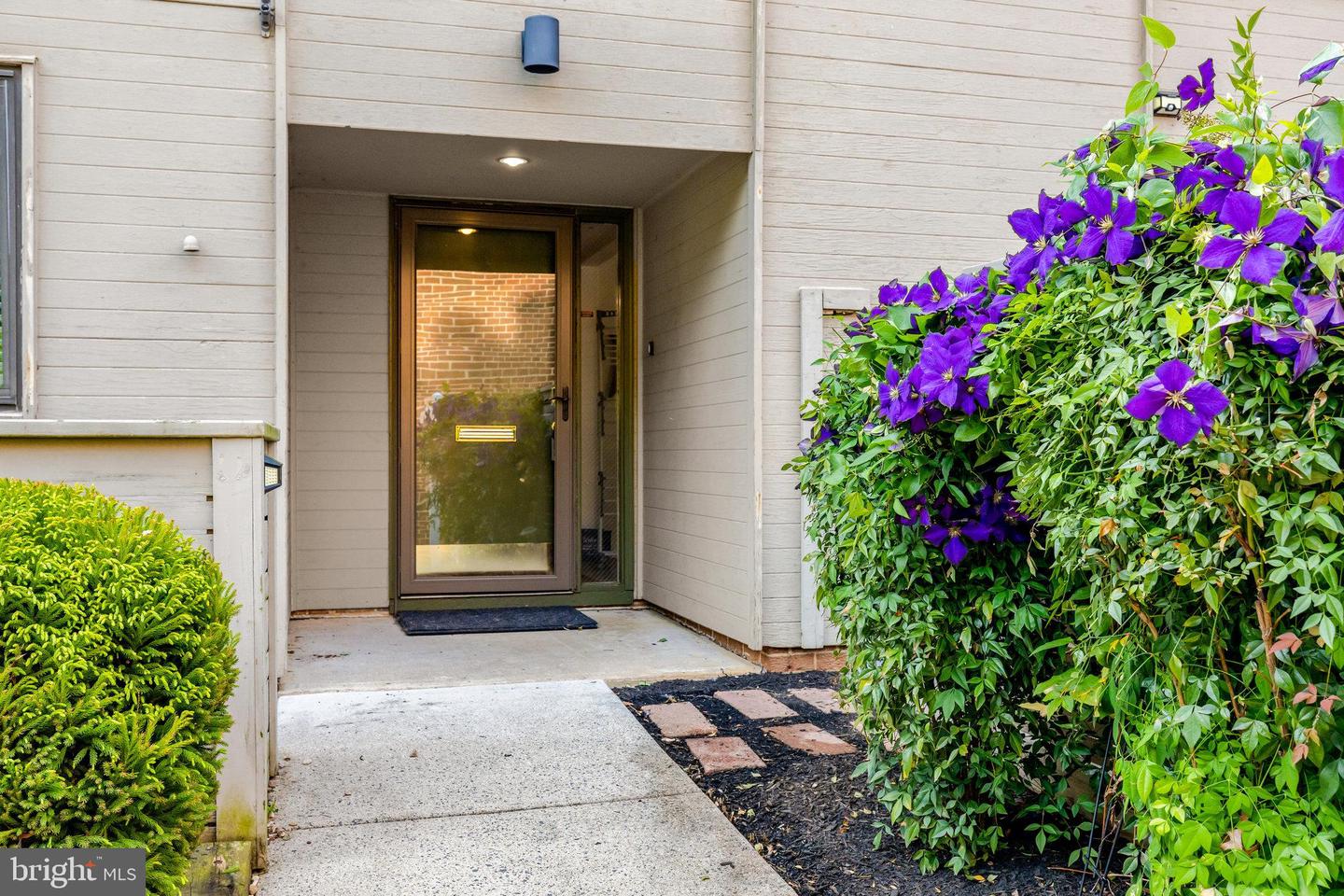 11712 INDIAN RIDGE RD, RESTON, Virginia 20191, 4 Bedrooms Bedrooms, ,2 BathroomsBathrooms,Residential,For sale,11712 INDIAN RIDGE RD,VAFX2241978 MLS # VAFX2241978