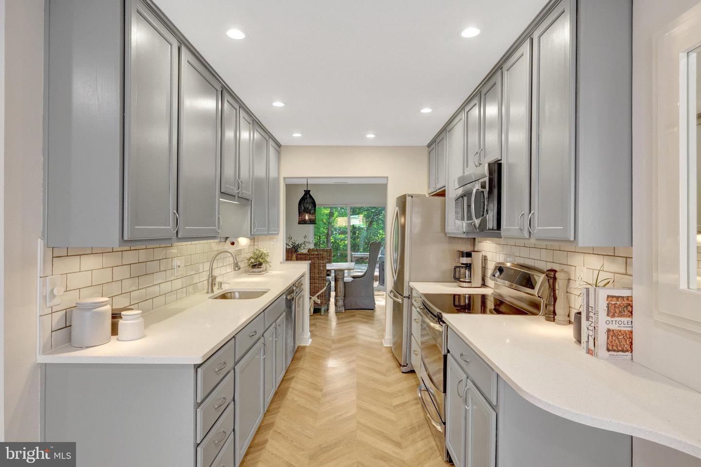 11712 INDIAN RIDGE RD, RESTON, Virginia 20191, 4 Bedrooms Bedrooms, ,2 BathroomsBathrooms,Residential,For sale,11712 INDIAN RIDGE RD,VAFX2241978 MLS # VAFX2241978