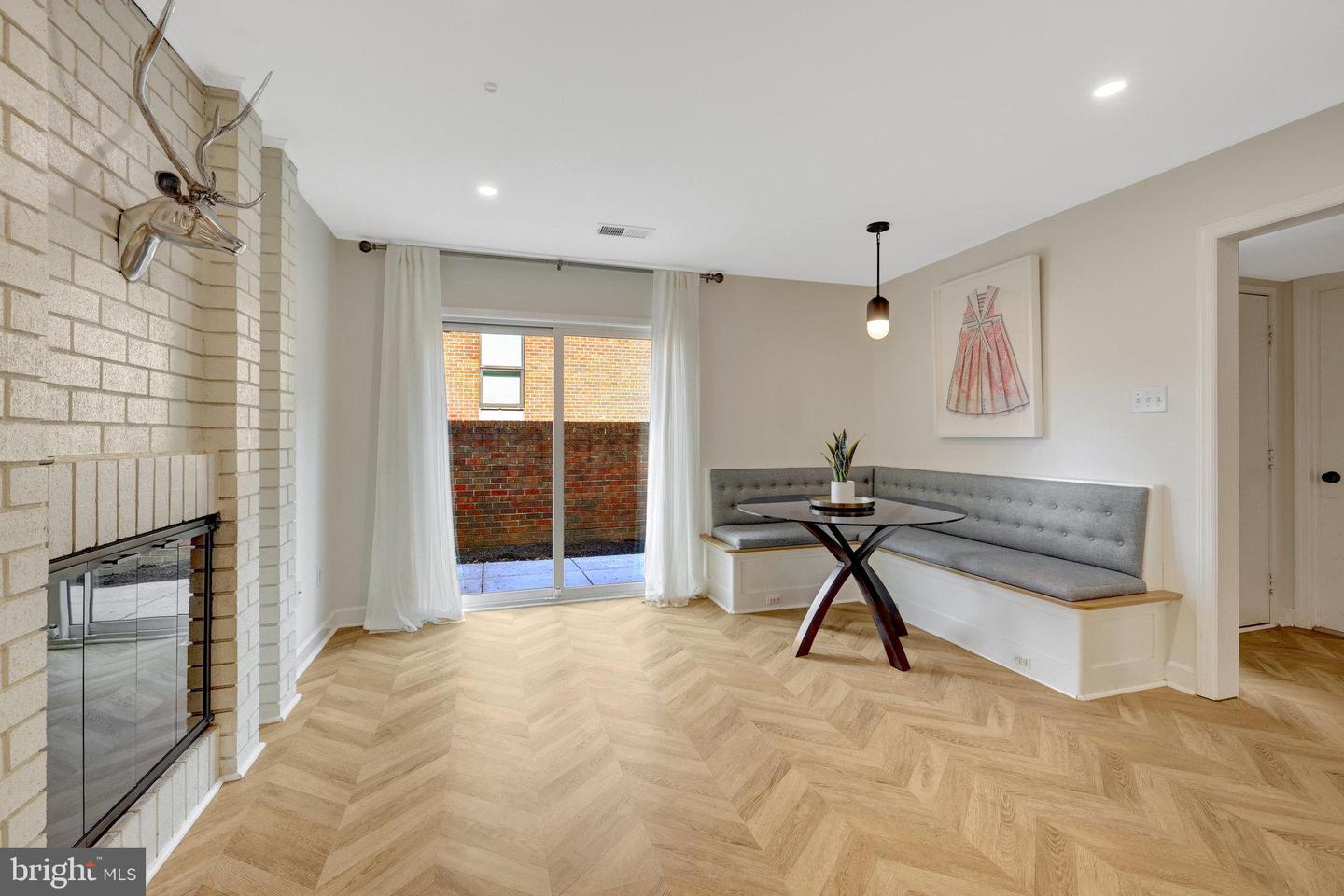 11712 INDIAN RIDGE RD, RESTON, Virginia 20191, 4 Bedrooms Bedrooms, ,2 BathroomsBathrooms,Residential,For sale,11712 INDIAN RIDGE RD,VAFX2241978 MLS # VAFX2241978