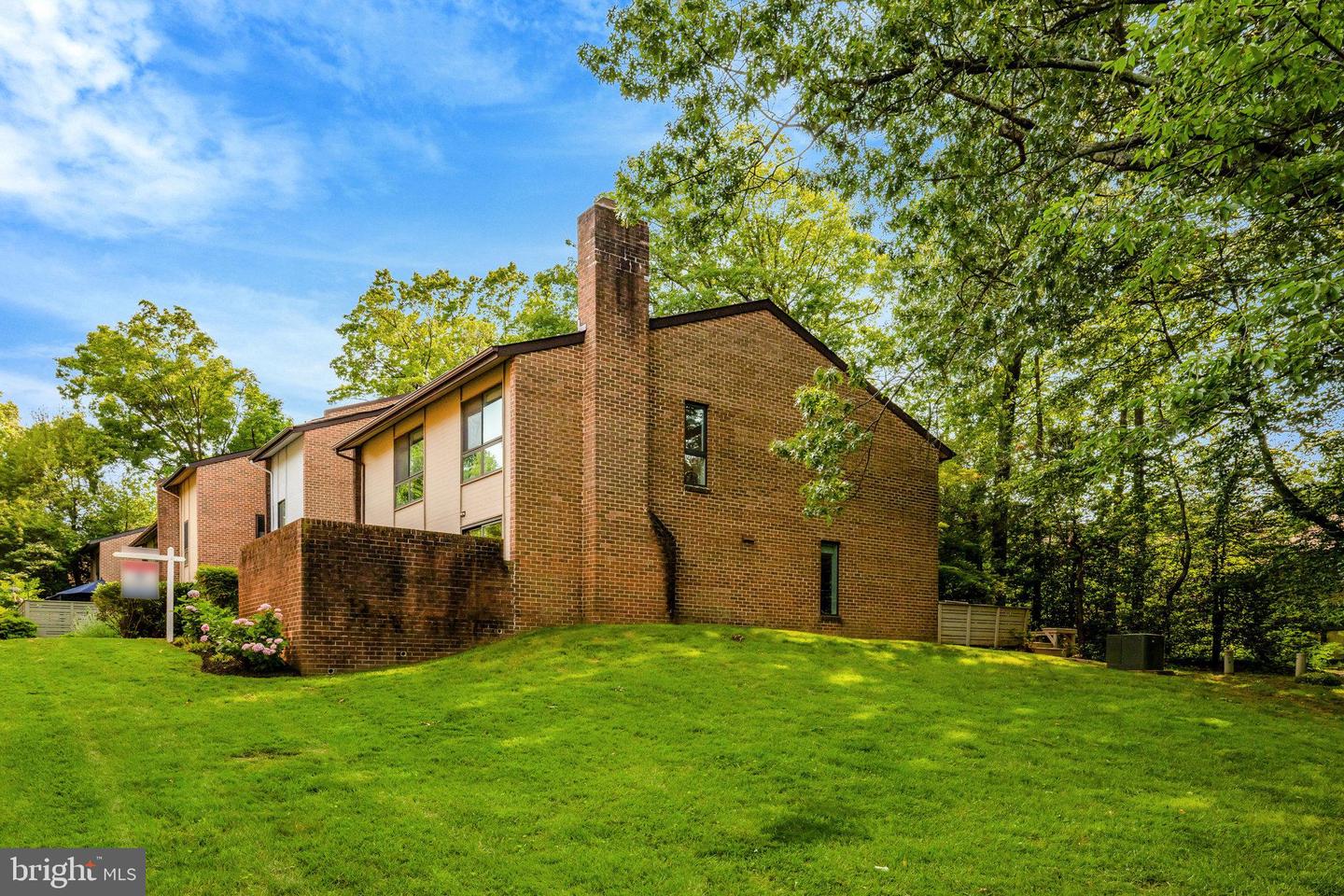 11712 INDIAN RIDGE RD, RESTON, Virginia 20191, 4 Bedrooms Bedrooms, ,2 BathroomsBathrooms,Residential,For sale,11712 INDIAN RIDGE RD,VAFX2241978 MLS # VAFX2241978