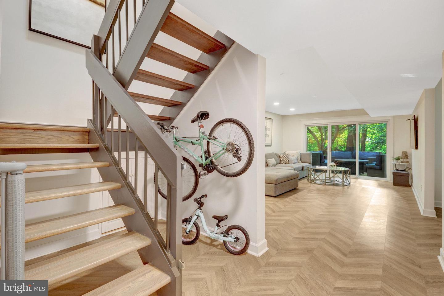 11712 INDIAN RIDGE RD, RESTON, Virginia 20191, 4 Bedrooms Bedrooms, ,2 BathroomsBathrooms,Residential,For sale,11712 INDIAN RIDGE RD,VAFX2241978 MLS # VAFX2241978