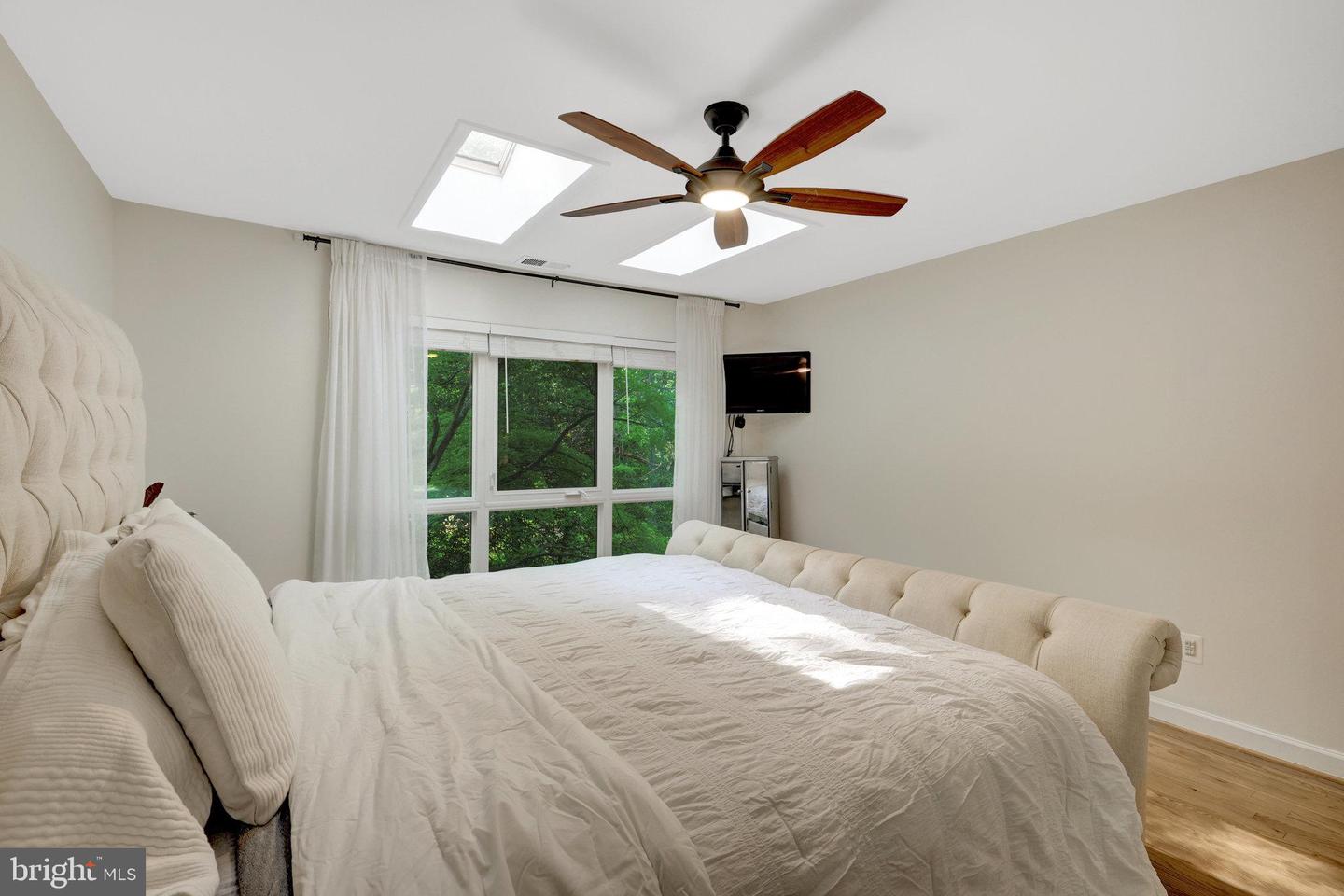 11712 INDIAN RIDGE RD, RESTON, Virginia 20191, 4 Bedrooms Bedrooms, ,2 BathroomsBathrooms,Residential,For sale,11712 INDIAN RIDGE RD,VAFX2241978 MLS # VAFX2241978