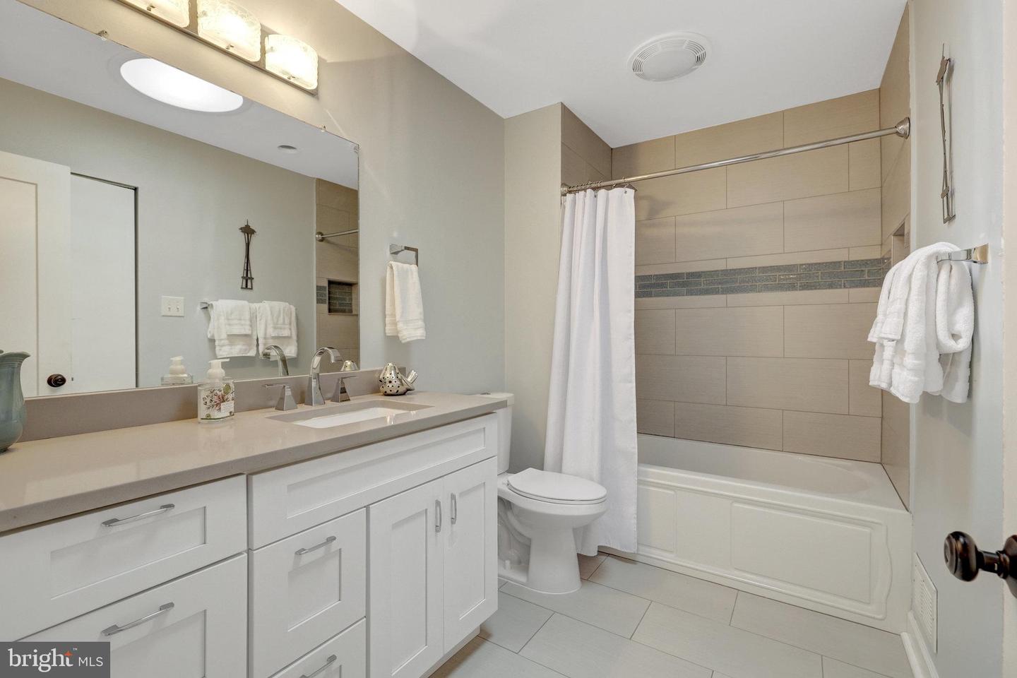 11712 INDIAN RIDGE RD, RESTON, Virginia 20191, 4 Bedrooms Bedrooms, ,2 BathroomsBathrooms,Residential,For sale,11712 INDIAN RIDGE RD,VAFX2241978 MLS # VAFX2241978