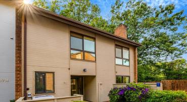 11712 INDIAN RIDGE RD, RESTON, Virginia 20191, 4 Bedrooms Bedrooms, ,2 BathroomsBathrooms,Residential,For sale,11712 INDIAN RIDGE RD,VAFX2241978 MLS # VAFX2241978