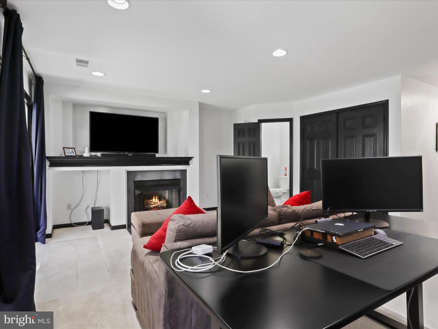 43735 SCARLET SQ, CHANTILLY, Virginia 20152, 3 Bedrooms Bedrooms, ,3 BathroomsBathrooms,Residential,For sale,43735 SCARLET SQ,VALO2097320 MLS # VALO2097320