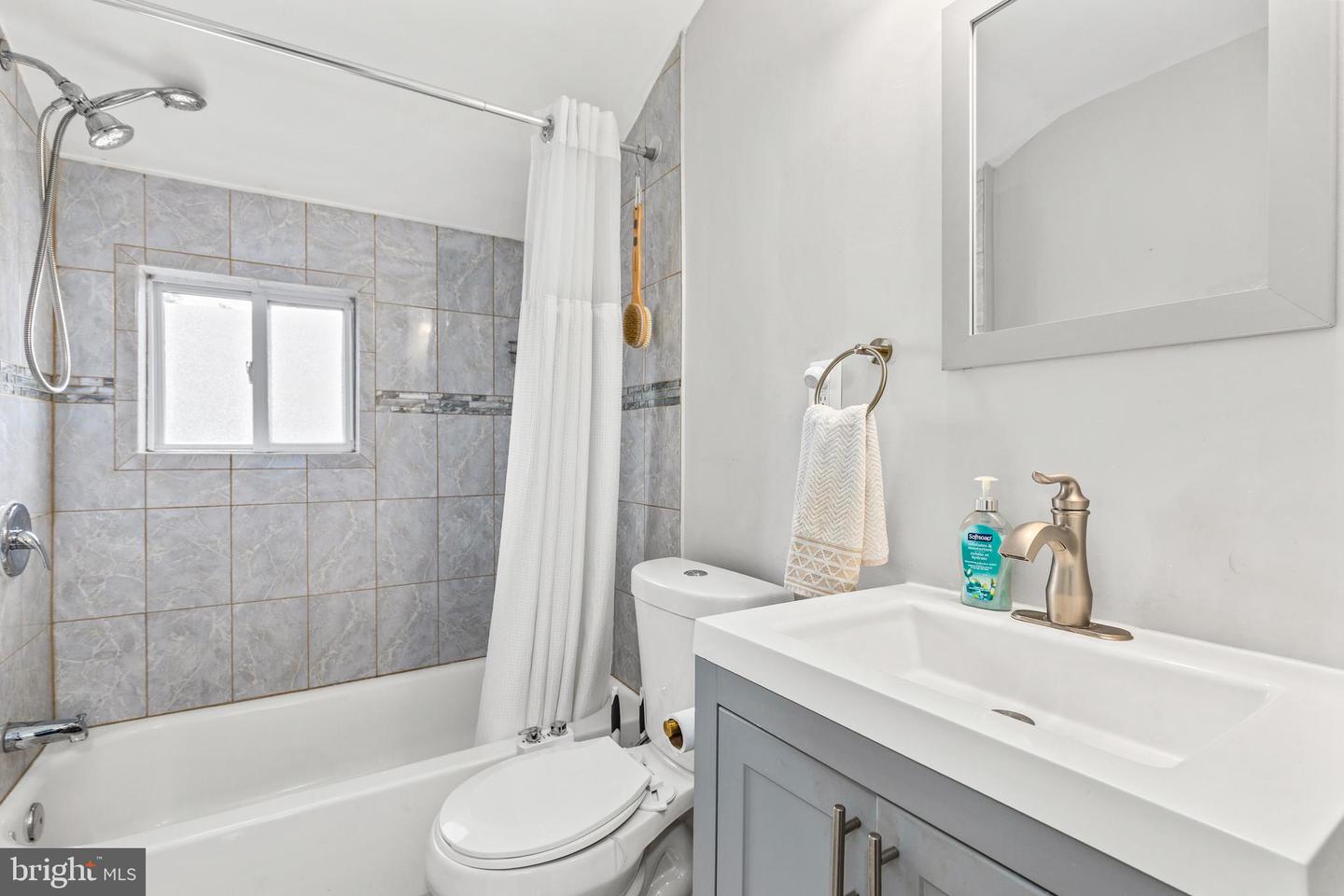 920 52ND ST NE, WASHINGTON, District Of Columbia 20019, 2 Bedrooms Bedrooms, ,2 BathroomsBathrooms,Residential,For sale,920 52ND ST NE,DCDC2201768 MLS # DCDC2201768