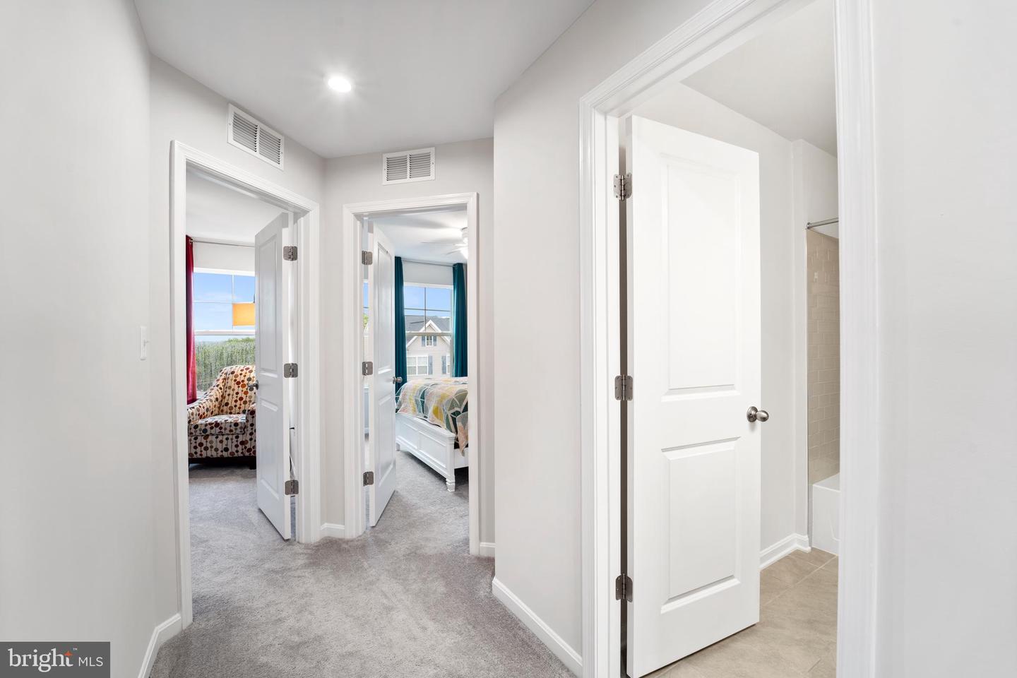 18216 SUMMIT POINTE DR, TRIANGLE, Virginia 22172, 3 Bedrooms Bedrooms, ,2 BathroomsBathrooms,Residential,For sale,18216 SUMMIT POINTE DR,VAPW2095234 MLS # VAPW2095234