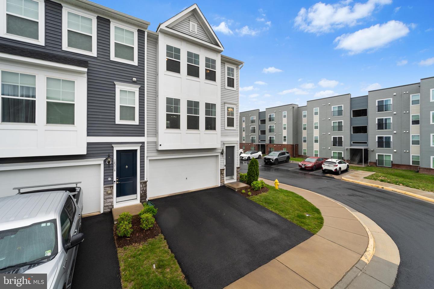 18216 SUMMIT POINTE DR, TRIANGLE, Virginia 22172, 3 Bedrooms Bedrooms, ,2 BathroomsBathrooms,Residential,For sale,18216 SUMMIT POINTE DR,VAPW2095234 MLS # VAPW2095234