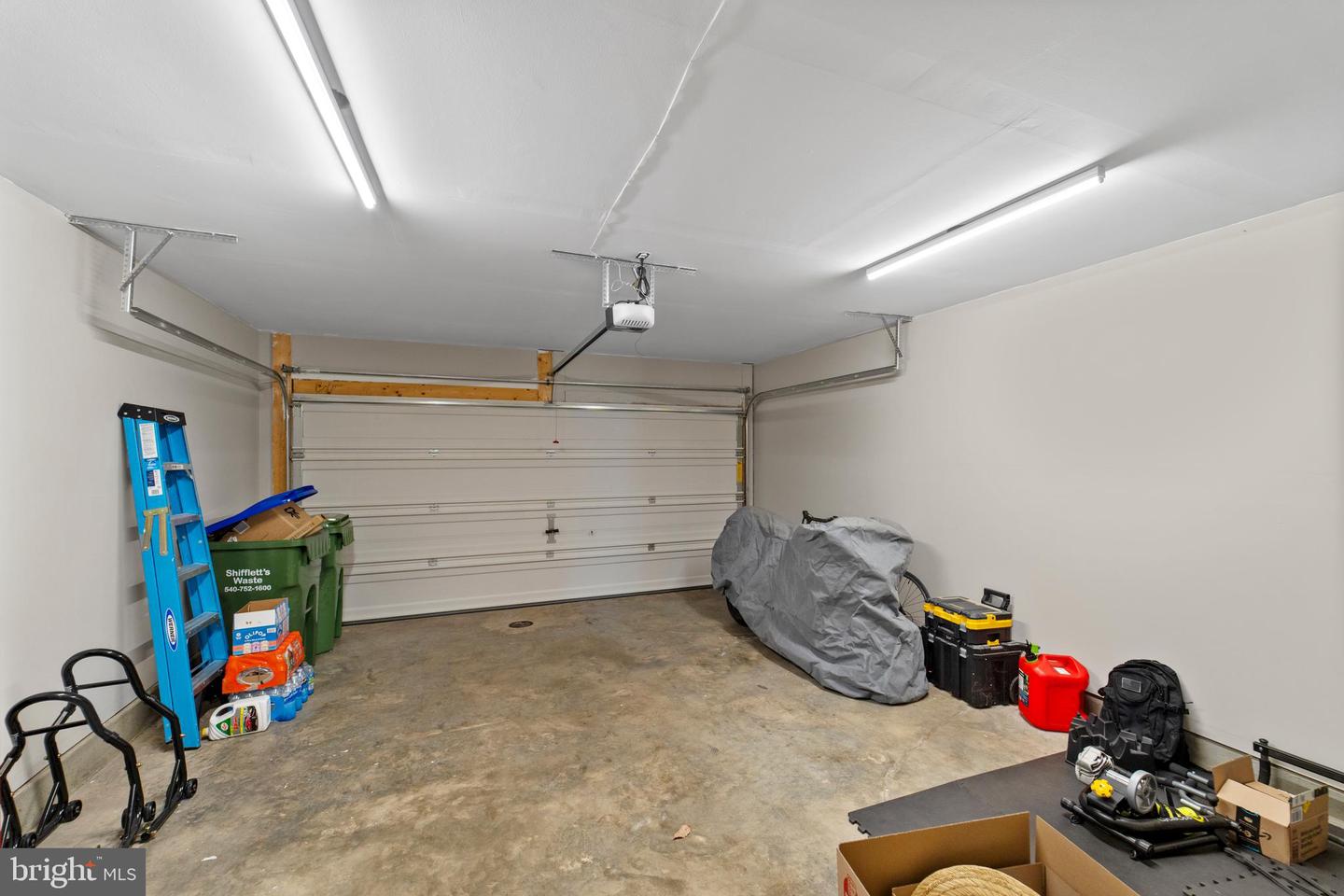 18216 SUMMIT POINTE DR, TRIANGLE, Virginia 22172, 3 Bedrooms Bedrooms, ,2 BathroomsBathrooms,Residential,For sale,18216 SUMMIT POINTE DR,VAPW2095234 MLS # VAPW2095234