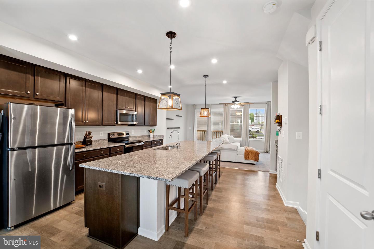 18216 SUMMIT POINTE DR, TRIANGLE, Virginia 22172, 3 Bedrooms Bedrooms, ,2 BathroomsBathrooms,Residential,For sale,18216 SUMMIT POINTE DR,VAPW2095234 MLS # VAPW2095234
