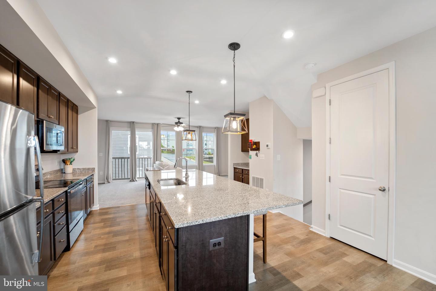 18216 SUMMIT POINTE DR, TRIANGLE, Virginia 22172, 3 Bedrooms Bedrooms, ,2 BathroomsBathrooms,Residential,For sale,18216 SUMMIT POINTE DR,VAPW2095234 MLS # VAPW2095234