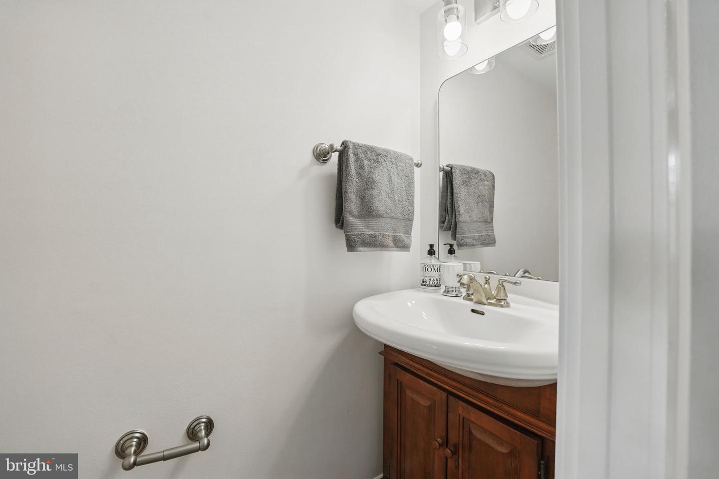 4947 TIBBITT LN, BURKE, Virginia 22015, 3 Bedrooms Bedrooms, ,2 BathroomsBathrooms,Residential,For sale,4947 TIBBITT LN,VAFX2242674 MLS # VAFX2242674