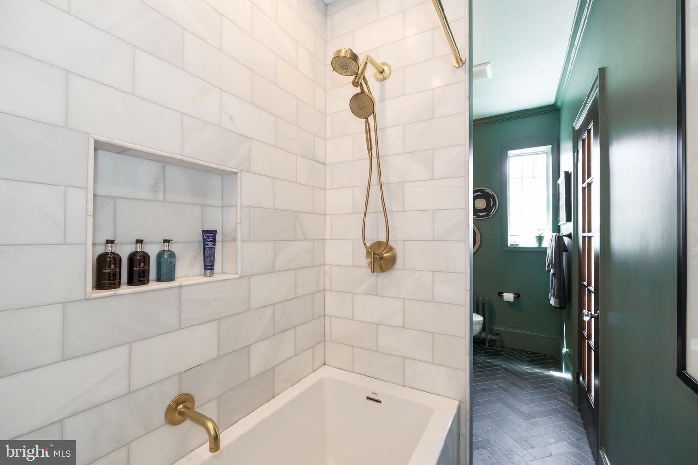1901 WYOMING AVE NW #40, WASHINGTON, District Of Columbia 20009, 2 Bedrooms Bedrooms, ,2 BathroomsBathrooms,Residential,For sale,1901 WYOMING AVE NW #40,DCDC2202174 MLS # DCDC2202174