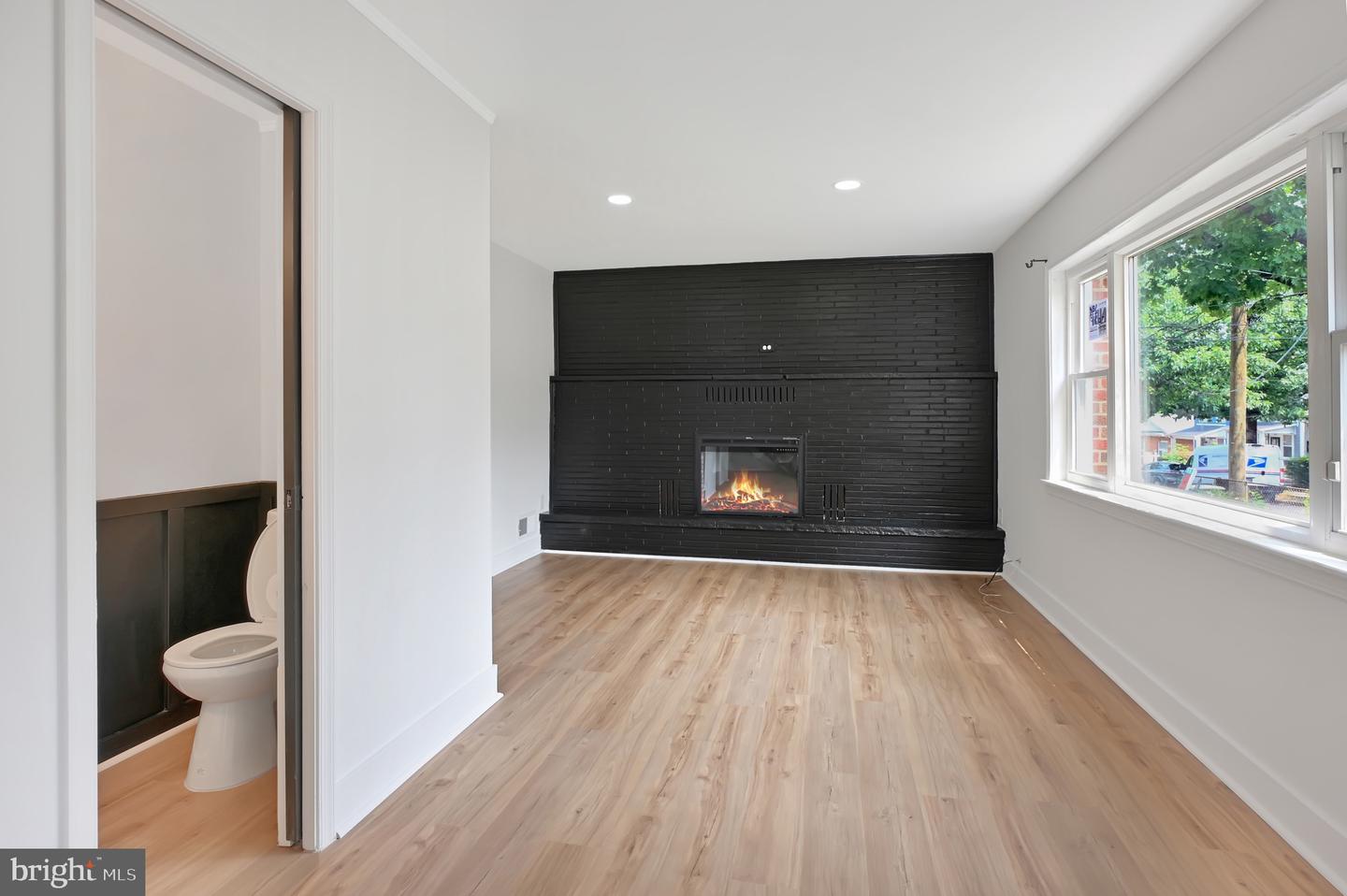 4504 CLAY ST NE, WASHINGTON, District Of Columbia 20019, 4 Bedrooms Bedrooms, ,1 BathroomBathrooms,Residential,For sale,4504 CLAY ST NE,DCDC2202330 MLS # DCDC2202330