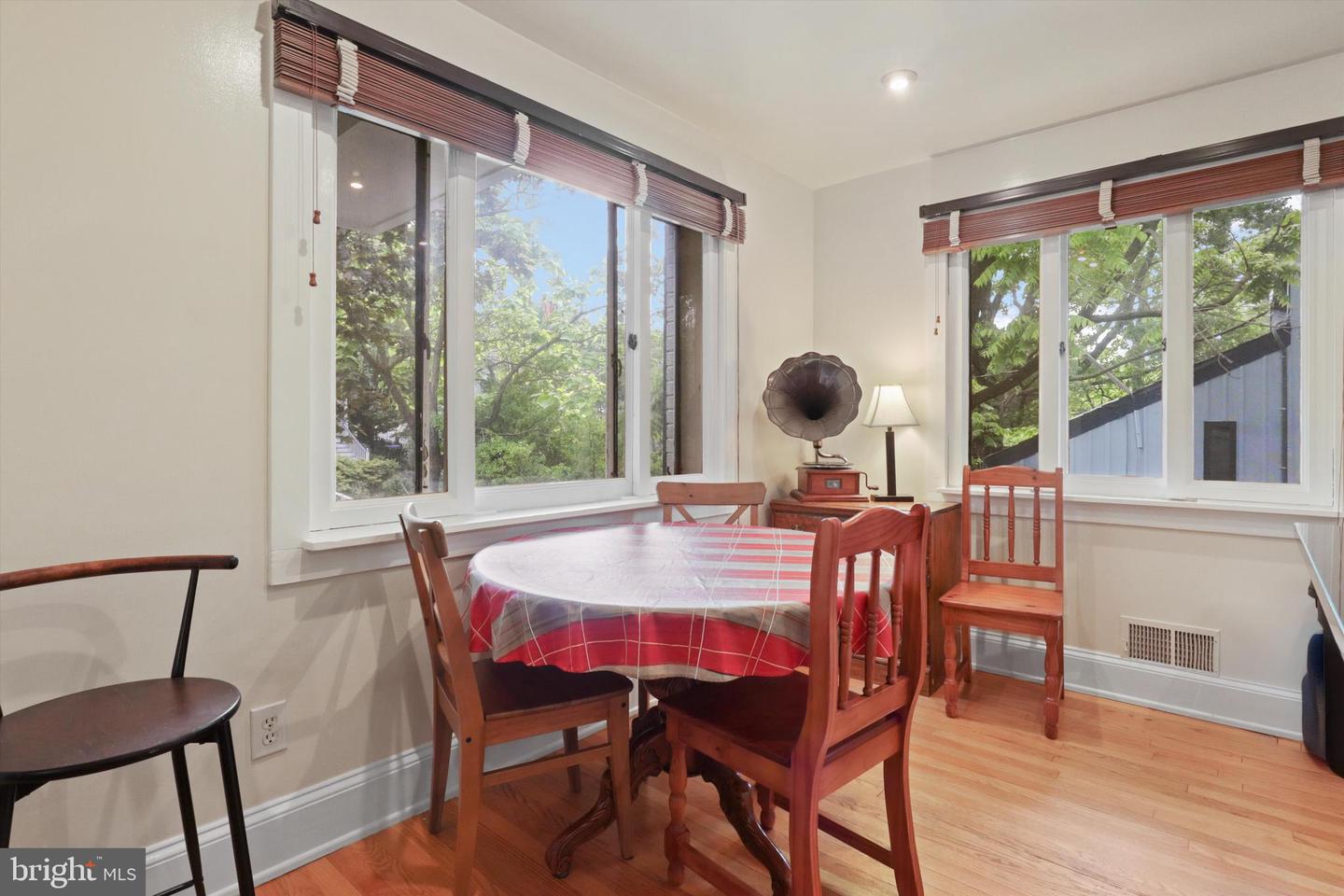 3615 22ND ST N, ARLINGTON, Virginia 22207, 4 Bedrooms Bedrooms, ,2 BathroomsBathrooms,Residential,For sale,3615 22ND ST N,VAAR2058172 MLS # VAAR2058172