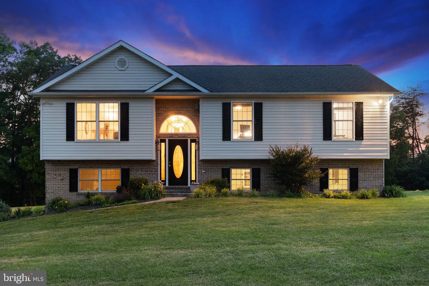 364 WAYNES LN, STEPHENS CITY, Virginia 22655, 3 Bedrooms Bedrooms, ,3 BathroomsBathrooms,Residential,For sale,364 WAYNES LN,VAFV2034398 MLS # VAFV2034398