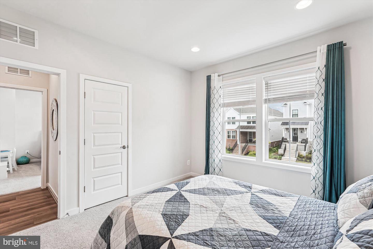 42023 SPRING AIR DR, BRAMBLETON, Virginia 20148, 5 Bedrooms Bedrooms, ,3 BathroomsBathrooms,Residential,For sale,42023 SPRING AIR DR,VALO2097812 MLS # VALO2097812