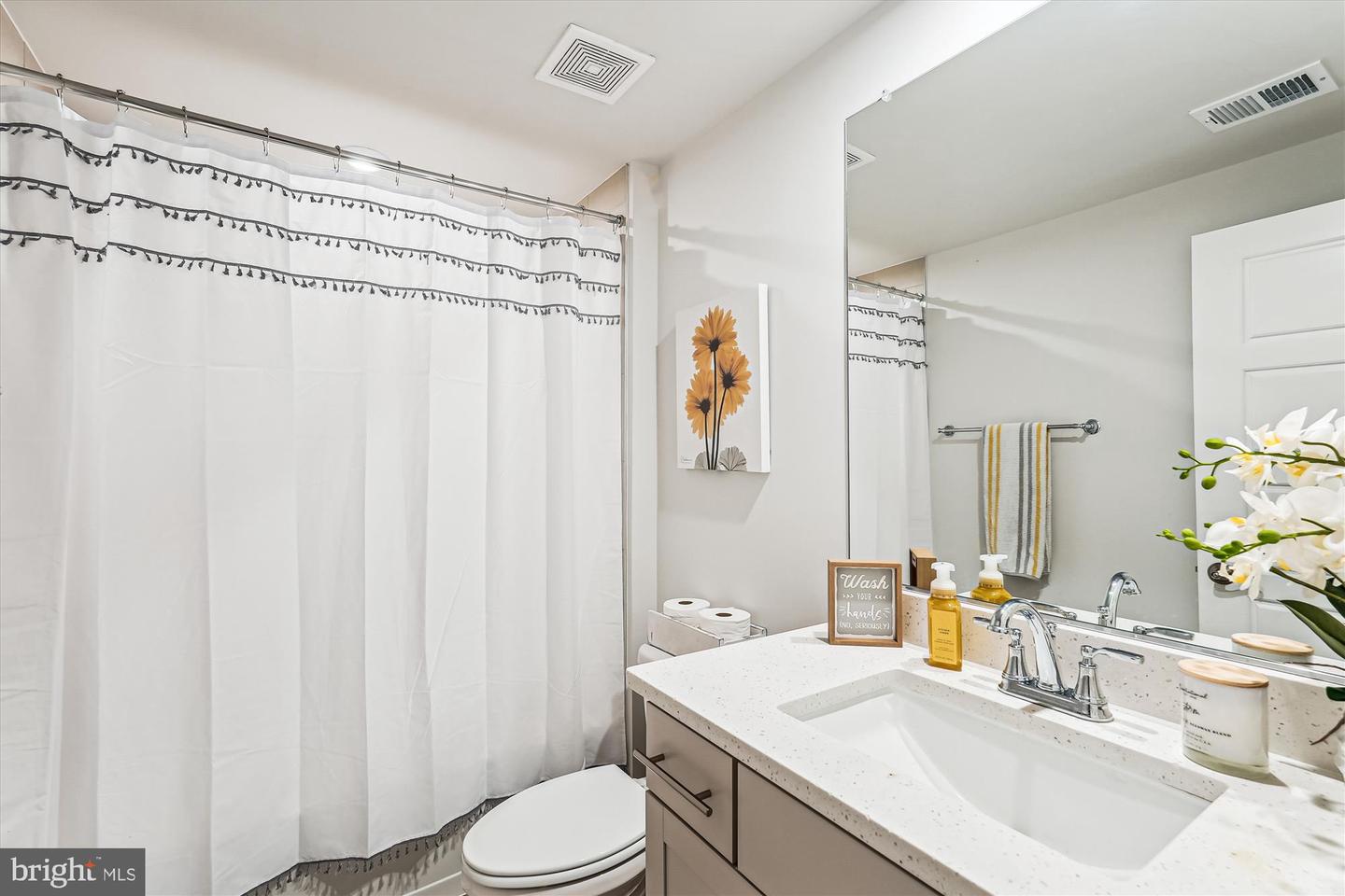 42023 SPRING AIR DR, BRAMBLETON, Virginia 20148, 5 Bedrooms Bedrooms, ,3 BathroomsBathrooms,Residential,For sale,42023 SPRING AIR DR,VALO2097812 MLS # VALO2097812