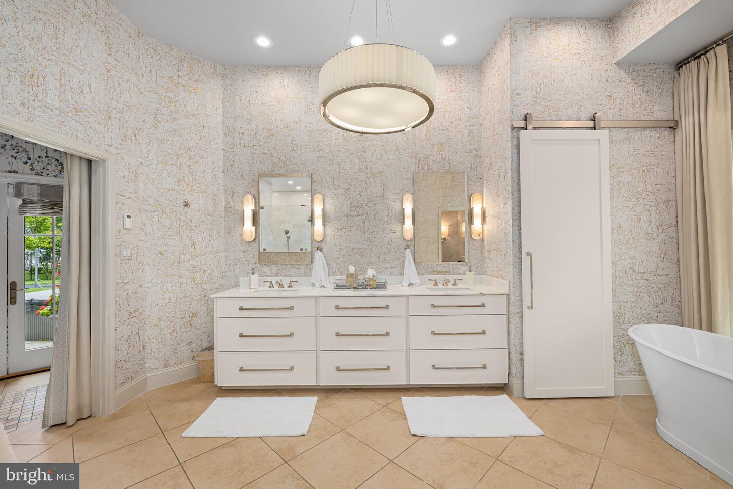 777 3RD ST, HERNDON, Virginia 20170, 5 Bedrooms Bedrooms, ,5 BathroomsBathrooms,Residential,For sale,777 3RD ST,VAFX2243376 MLS # VAFX2243376