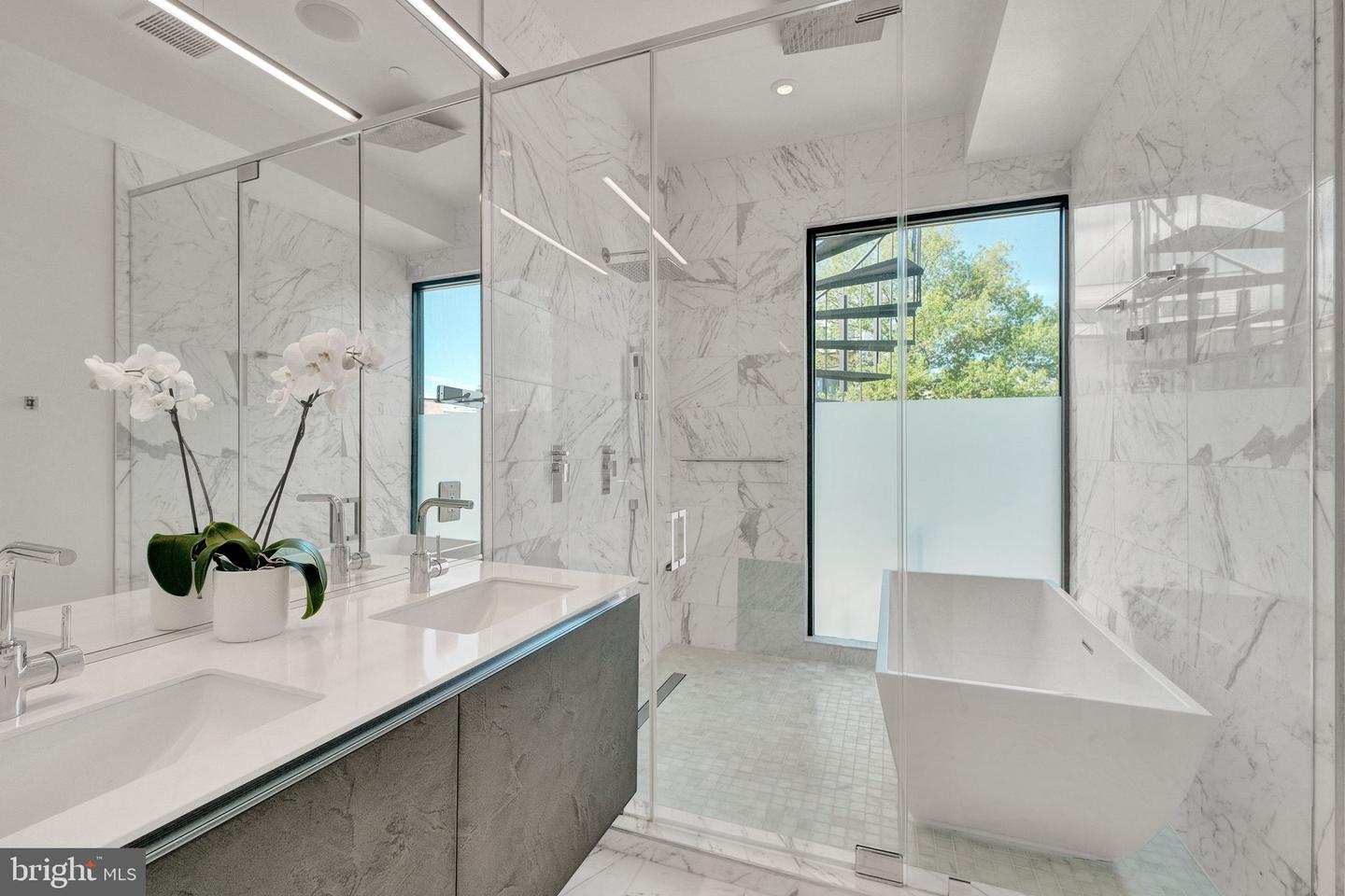 1837 WYOMING AVE NW #D, WASHINGTON, District Of Columbia 20009, 2 Bedrooms Bedrooms, ,2 BathroomsBathrooms,Residential,For sale,1837 WYOMING AVE NW #D,DCDC2202604 MLS # DCDC2202604
