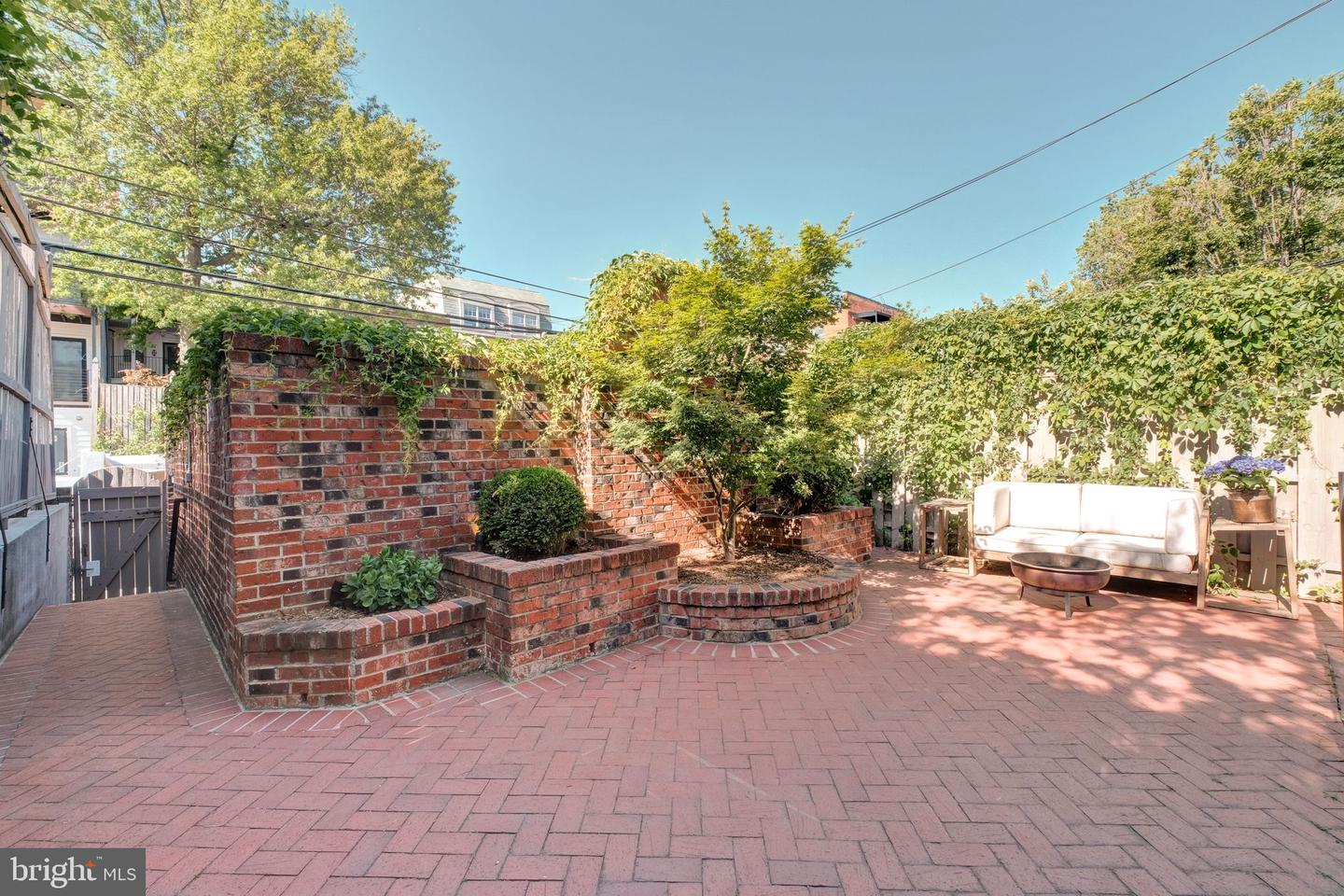 1837 WYOMING AVE NW #D, WASHINGTON, District Of Columbia 20009, 2 Bedrooms Bedrooms, ,2 BathroomsBathrooms,Residential,For sale,1837 WYOMING AVE NW #D,DCDC2202604 MLS # DCDC2202604