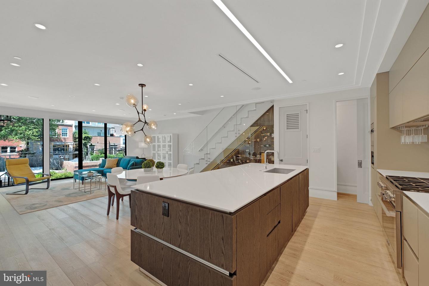 1837 WYOMING AVE NW #D, WASHINGTON, District Of Columbia 20009, 2 Bedrooms Bedrooms, ,2 BathroomsBathrooms,Residential,For sale,1837 WYOMING AVE NW #D,DCDC2202604 MLS # DCDC2202604