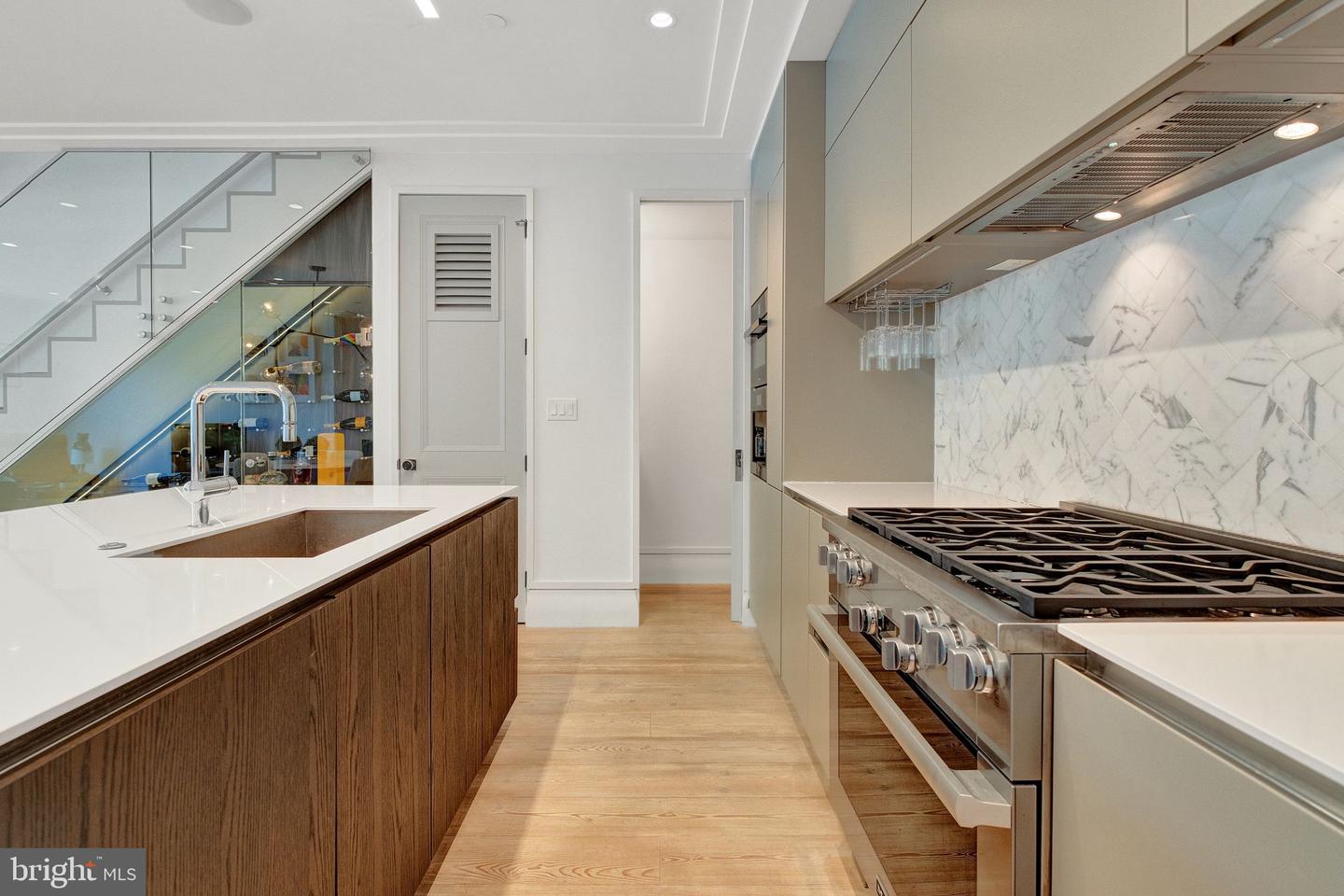 1837 WYOMING AVE NW #D, WASHINGTON, District Of Columbia 20009, 2 Bedrooms Bedrooms, ,2 BathroomsBathrooms,Residential,For sale,1837 WYOMING AVE NW #D,DCDC2202604 MLS # DCDC2202604