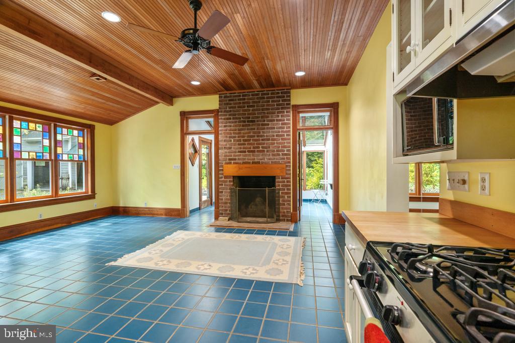 177 CEDAR HILL RD, STRASBURG, Virginia 22657, 5 Bedrooms Bedrooms, ,5 BathroomsBathrooms,Residential,For sale,177 CEDAR HILL RD,VASH2011580 MLS # VASH2011580