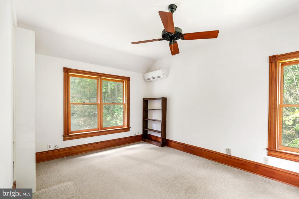 177 CEDAR HILL RD, STRASBURG, Virginia 22657, 5 Bedrooms Bedrooms, ,5 BathroomsBathrooms,Residential,For sale,177 CEDAR HILL RD,VASH2011580 MLS # VASH2011580