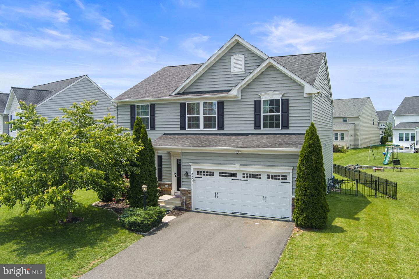 25541 EMERSON OAKS DR, ALDIE, Virginia 20105, 4 Bedrooms Bedrooms, ,2 BathroomsBathrooms,Residential,For sale,25541 EMERSON OAKS DR,VALO2097990 MLS # VALO2097990