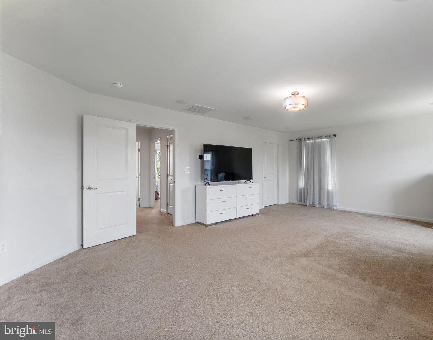 25541 EMERSON OAKS DR, ALDIE, Virginia 20105, 4 Bedrooms Bedrooms, ,2 BathroomsBathrooms,Residential,For sale,25541 EMERSON OAKS DR,VALO2097990 MLS # VALO2097990