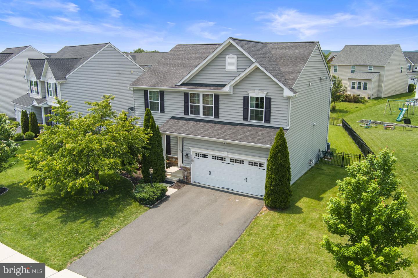25541 EMERSON OAKS DR, ALDIE, Virginia 20105, 4 Bedrooms Bedrooms, ,2 BathroomsBathrooms,Residential,For sale,25541 EMERSON OAKS DR,VALO2097990 MLS # VALO2097990