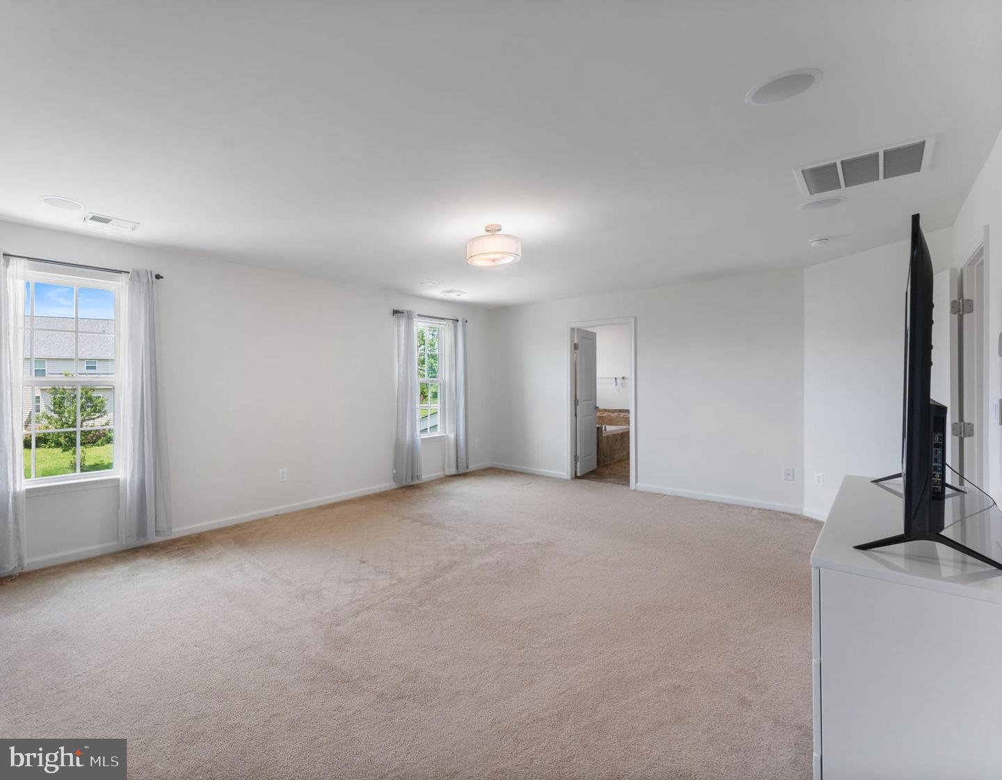 25541 EMERSON OAKS DR, ALDIE, Virginia 20105, 4 Bedrooms Bedrooms, ,2 BathroomsBathrooms,Residential,For sale,25541 EMERSON OAKS DR,VALO2097990 MLS # VALO2097990