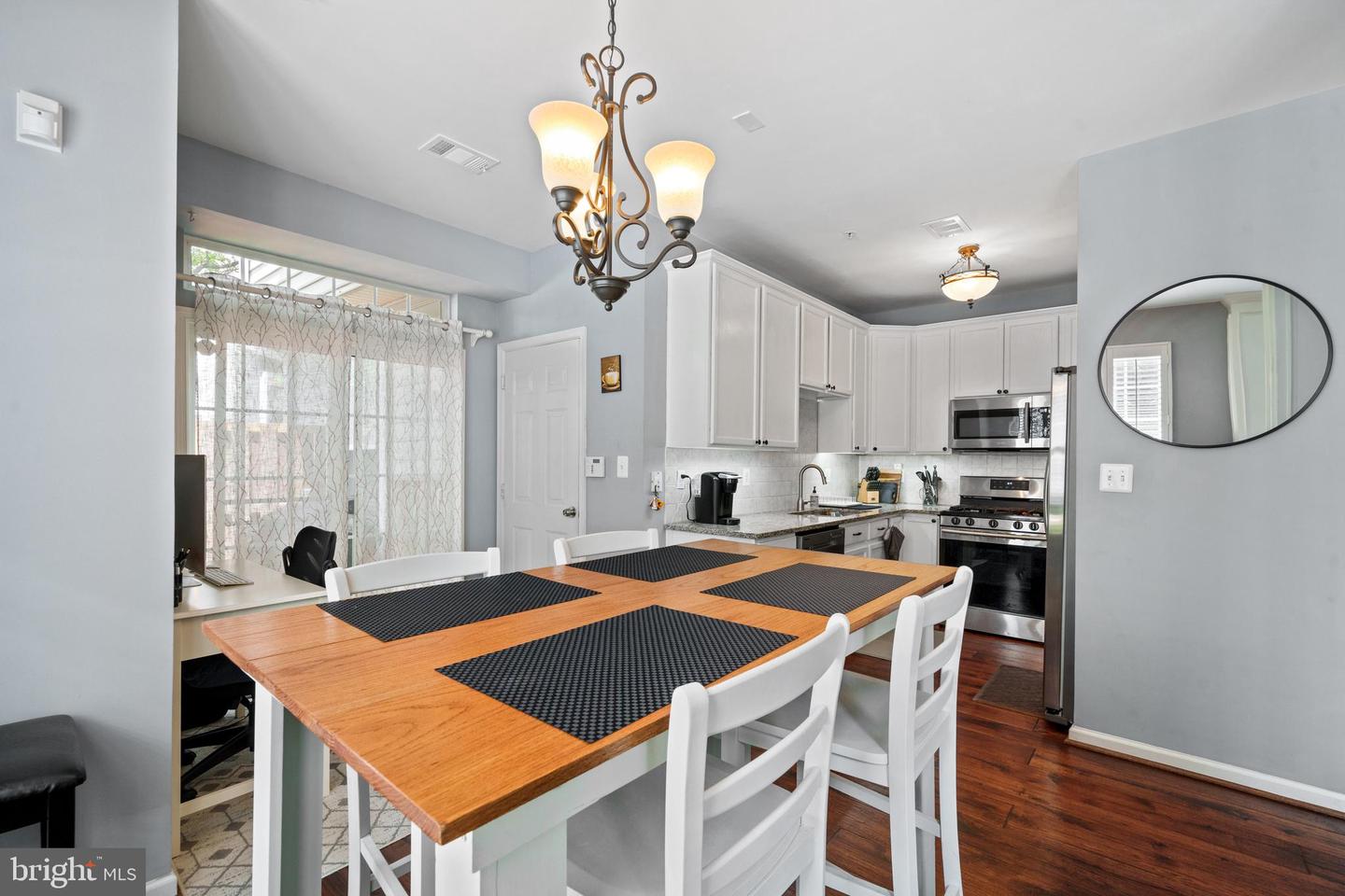 5104 ENGLISH TER, ALEXANDRIA, Virginia 22304, 2 Bedrooms Bedrooms, ,2 BathroomsBathrooms,Residential,For sale,5104 ENGLISH TER,VAAX2045792 MLS # VAAX2045792