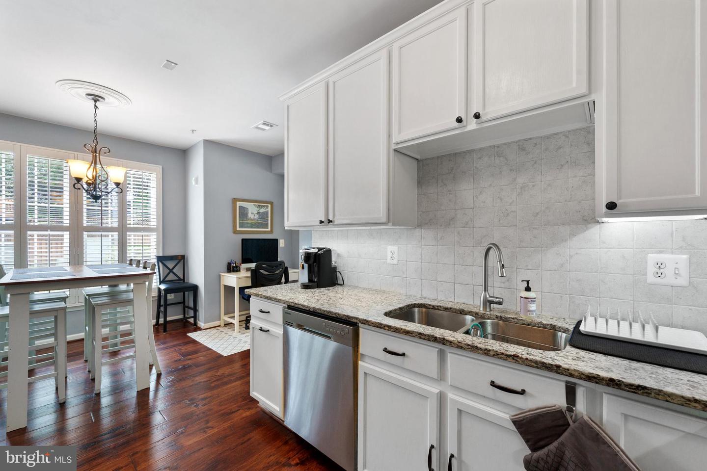 5104 ENGLISH TER, ALEXANDRIA, Virginia 22304, 2 Bedrooms Bedrooms, ,2 BathroomsBathrooms,Residential,For sale,5104 ENGLISH TER,VAAX2045792 MLS # VAAX2045792