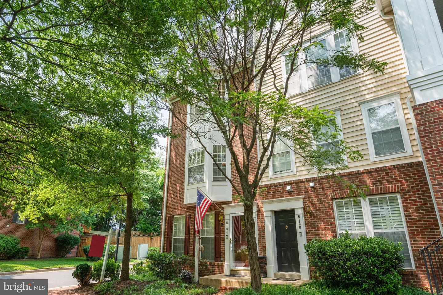 5104 ENGLISH TER, ALEXANDRIA, Virginia 22304, 2 Bedrooms Bedrooms, ,2 BathroomsBathrooms,Residential,For sale,5104 ENGLISH TER,VAAX2045792 MLS # VAAX2045792