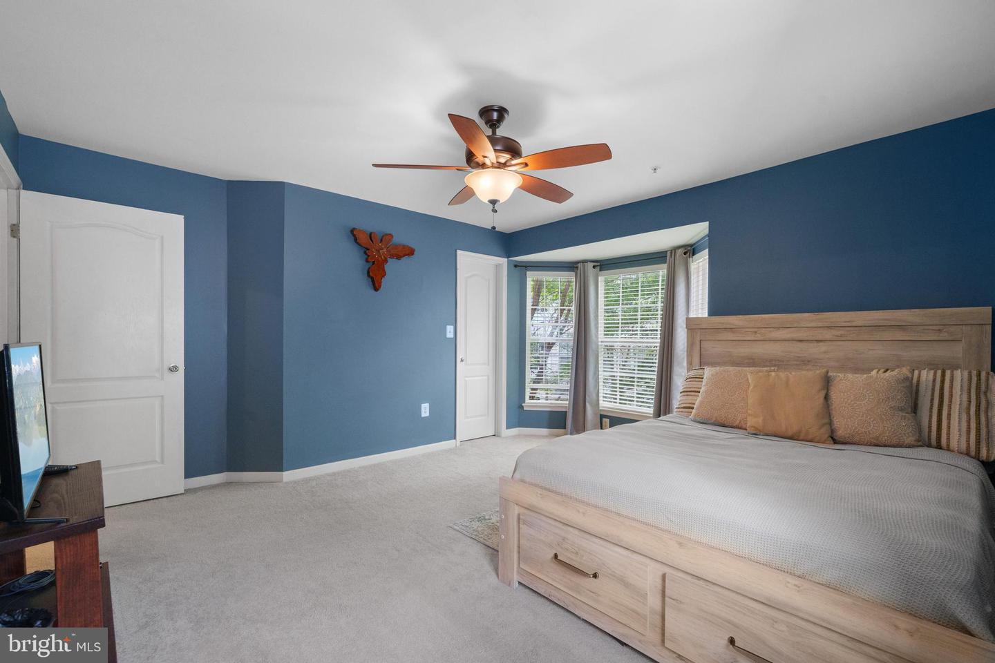 5104 ENGLISH TER, ALEXANDRIA, Virginia 22304, 2 Bedrooms Bedrooms, ,2 BathroomsBathrooms,Residential,For sale,5104 ENGLISH TER,VAAX2045792 MLS # VAAX2045792