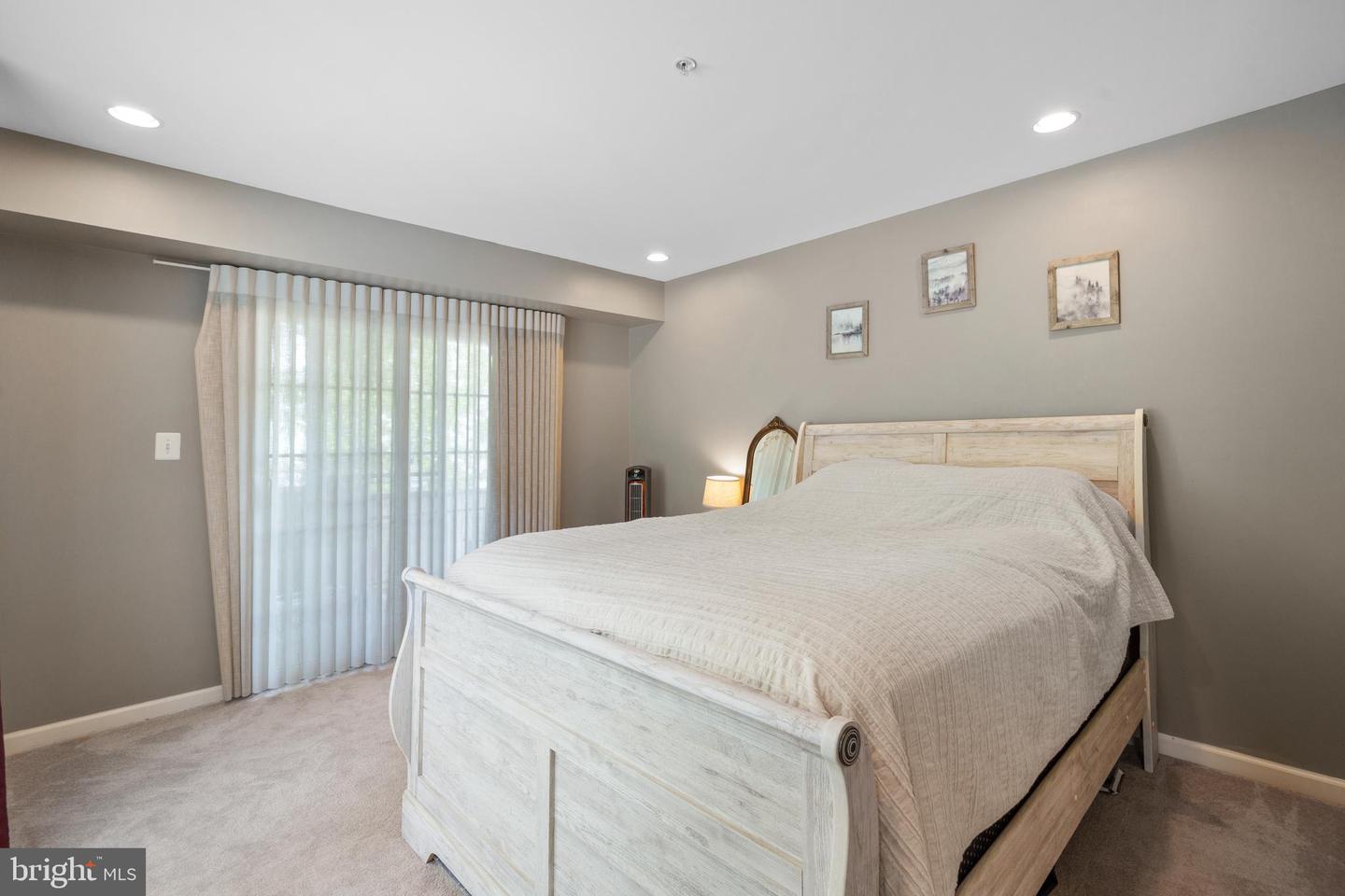 5104 ENGLISH TER, ALEXANDRIA, Virginia 22304, 2 Bedrooms Bedrooms, ,2 BathroomsBathrooms,Residential,For sale,5104 ENGLISH TER,VAAX2045792 MLS # VAAX2045792
