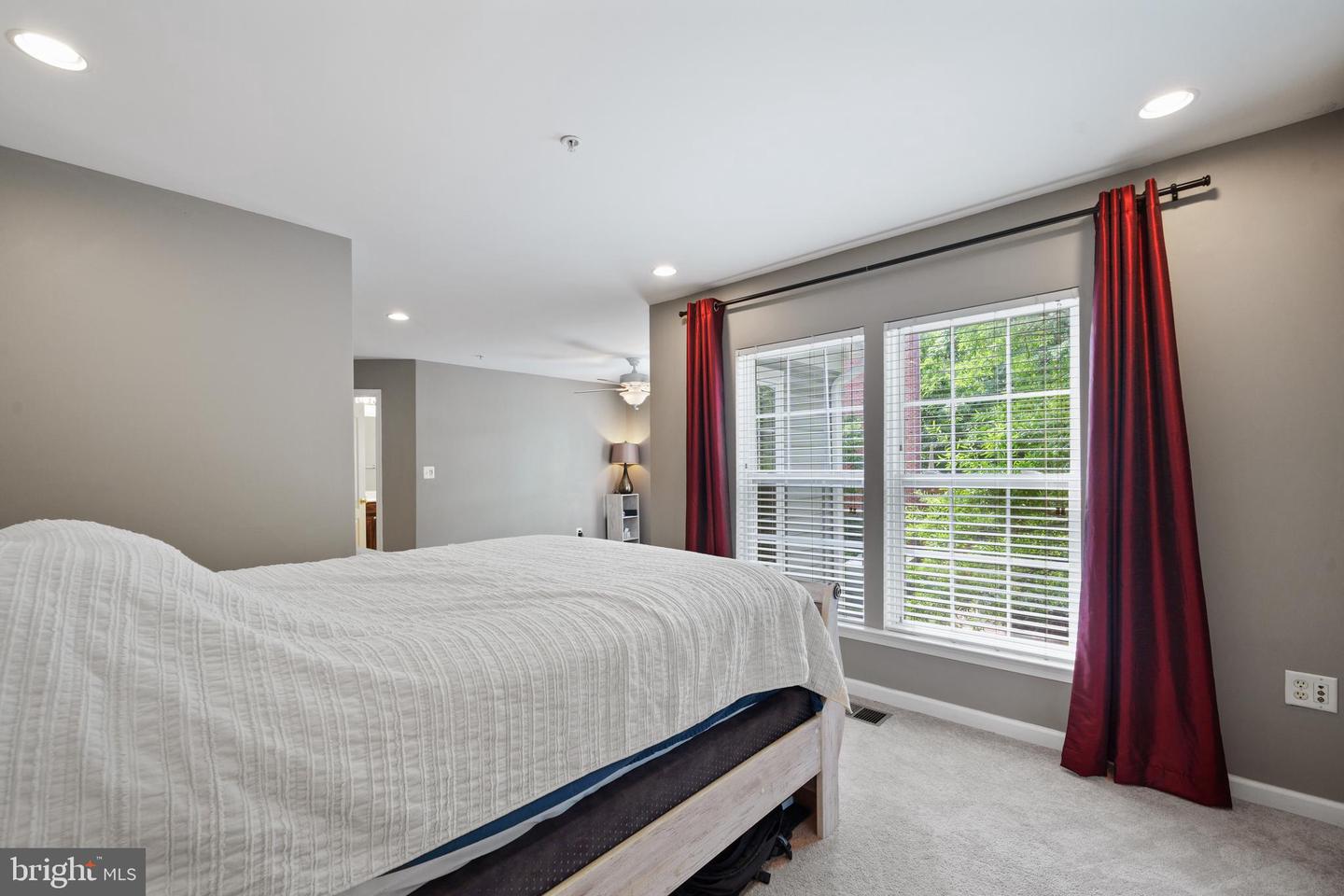 5104 ENGLISH TER, ALEXANDRIA, Virginia 22304, 2 Bedrooms Bedrooms, ,2 BathroomsBathrooms,Residential,For sale,5104 ENGLISH TER,VAAX2045792 MLS # VAAX2045792