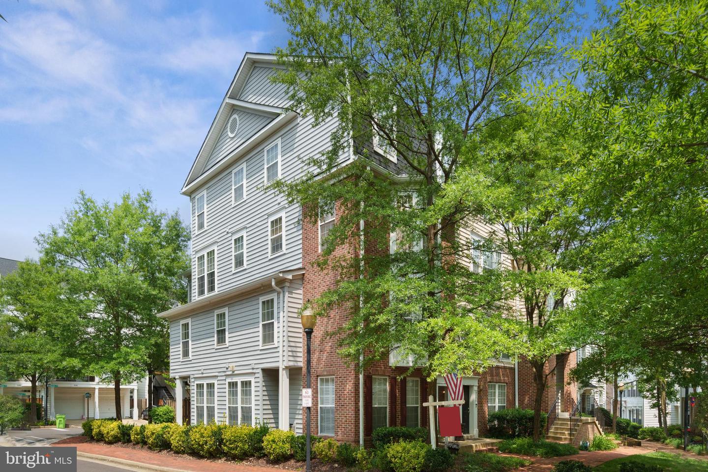 5104 ENGLISH TER, ALEXANDRIA, Virginia 22304, 2 Bedrooms Bedrooms, ,2 BathroomsBathrooms,Residential,For sale,5104 ENGLISH TER,VAAX2045792 MLS # VAAX2045792