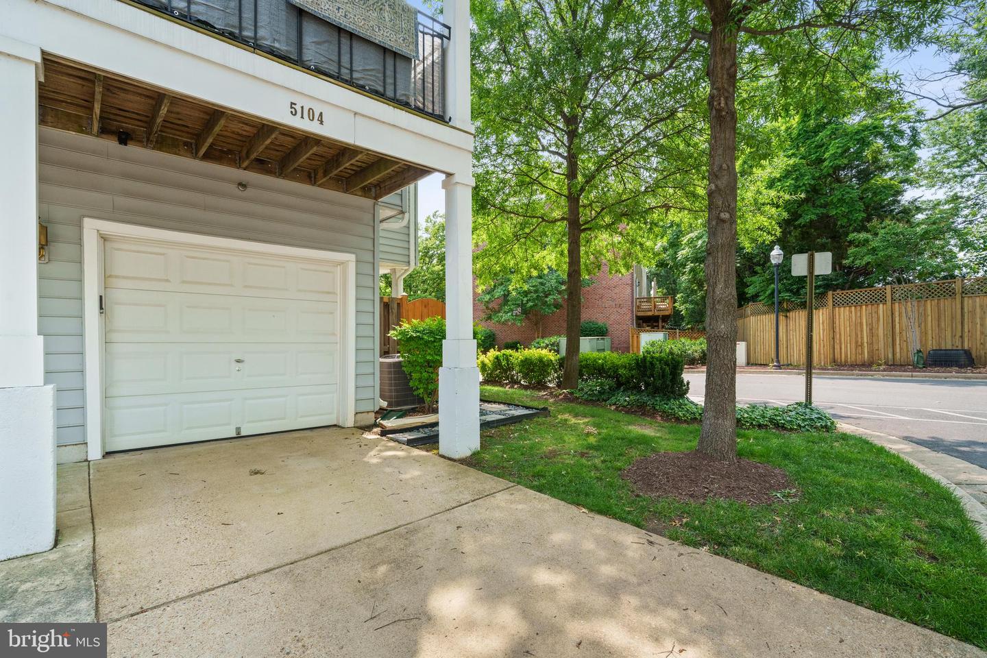 5104 ENGLISH TER, ALEXANDRIA, Virginia 22304, 2 Bedrooms Bedrooms, ,2 BathroomsBathrooms,Residential,For sale,5104 ENGLISH TER,VAAX2045792 MLS # VAAX2045792