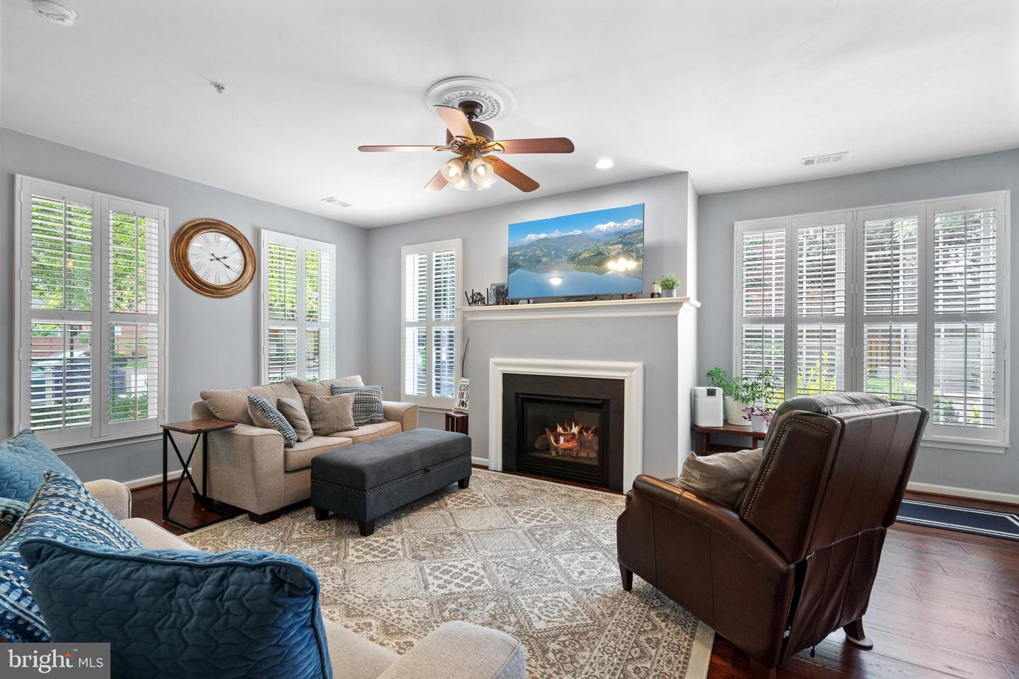 5104 ENGLISH TER, ALEXANDRIA, Virginia 22304, 2 Bedrooms Bedrooms, ,2 BathroomsBathrooms,Residential,For sale,5104 ENGLISH TER,VAAX2045792 MLS # VAAX2045792