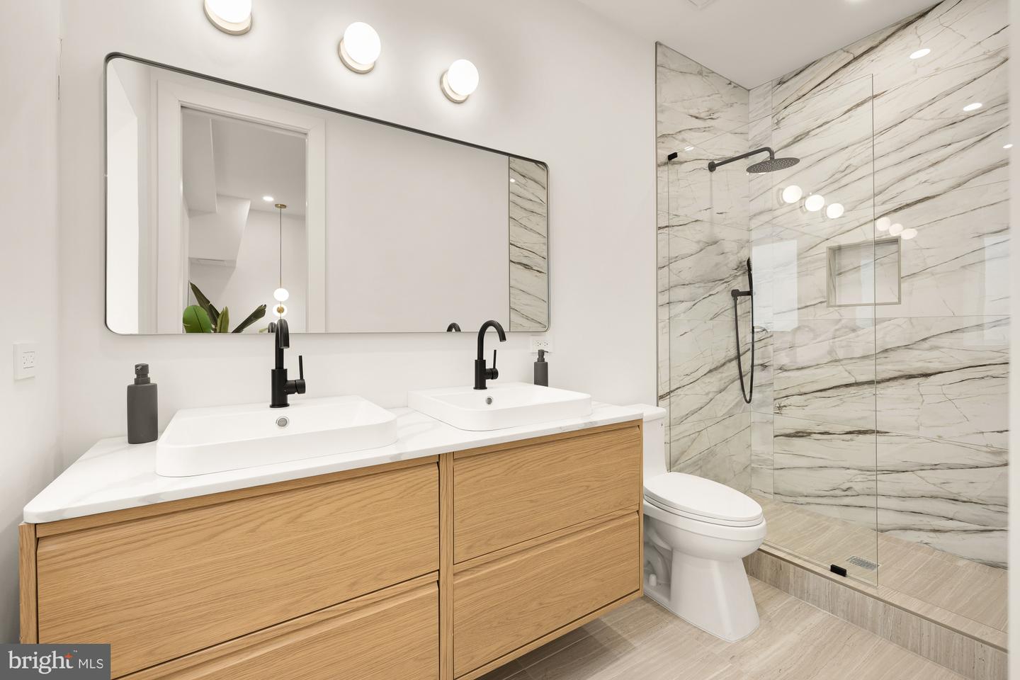 1837 19TH ST NW #1, WASHINGTON, District Of Columbia 20009, 2 Bedrooms Bedrooms, ,2 BathroomsBathrooms,Residential,For sale,1837 19TH ST NW #1,DCDC2202838 MLS # DCDC2202838