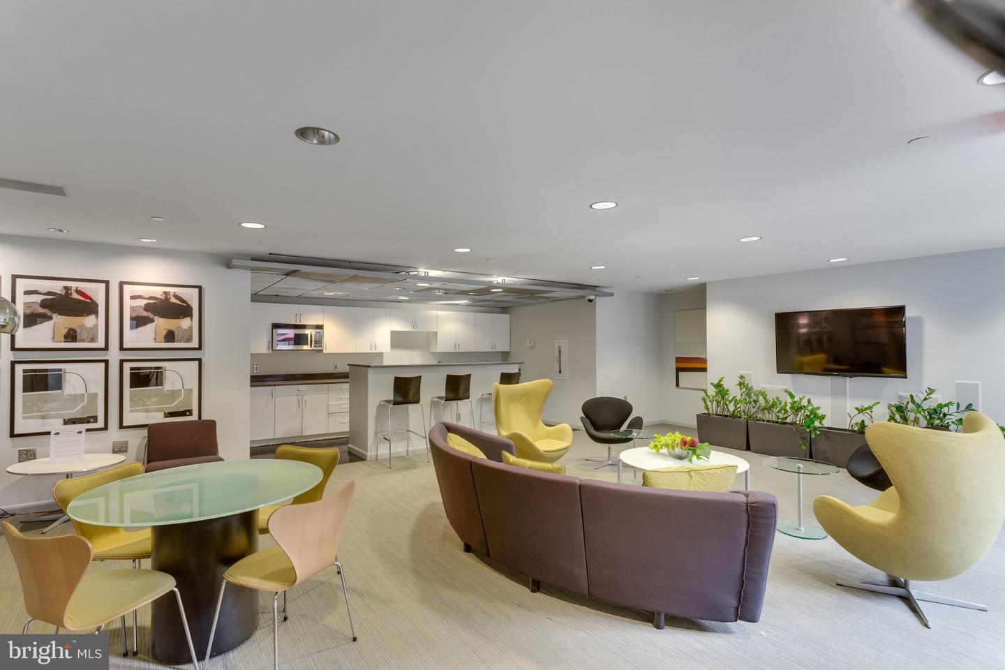 1300 N ST NW #817, WASHINGTON, District Of Columbia 20005, 1 Bedroom Bedrooms, ,1 BathroomBathrooms,Residential,For sale,1300 N ST NW #817,DCDC2202860 MLS # DCDC2202860