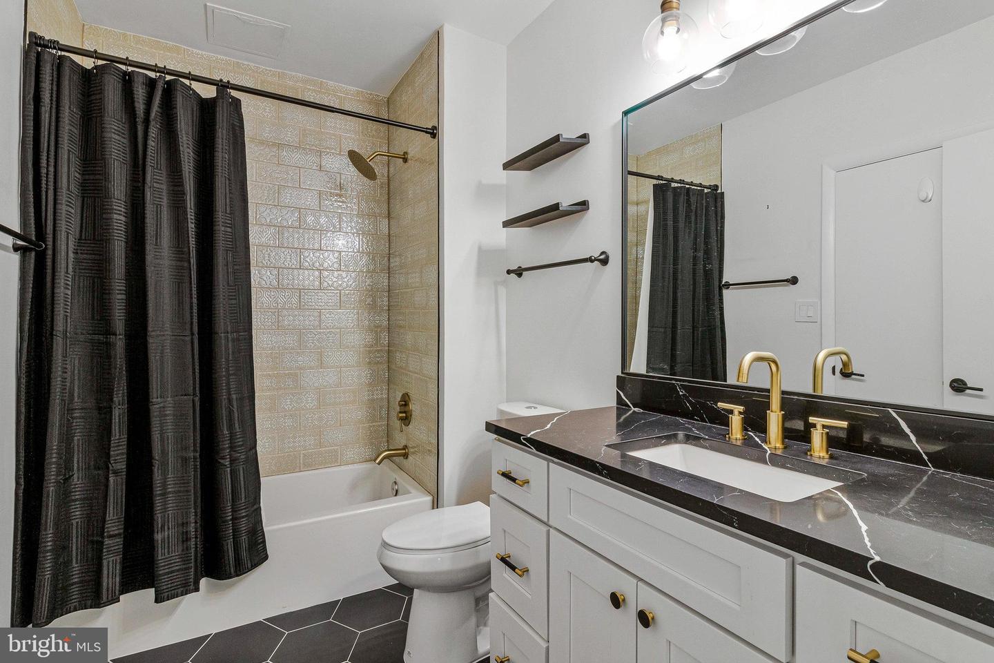 1300 N ST NW #817, WASHINGTON, District Of Columbia 20005, 1 Bedroom Bedrooms, ,1 BathroomBathrooms,Residential,For sale,1300 N ST NW #817,DCDC2202860 MLS # DCDC2202860