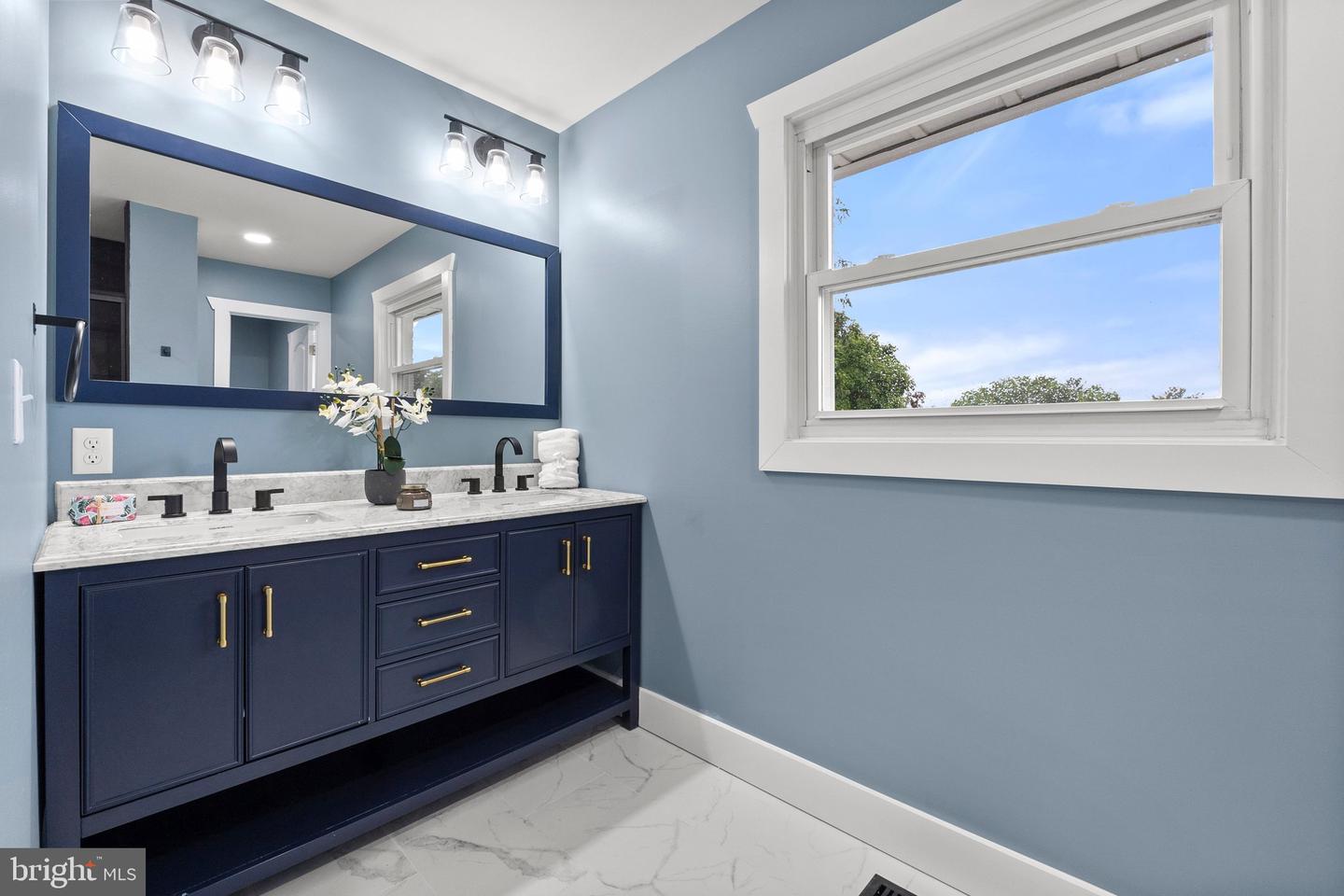 19561 HERNDON CT, LEESBURG, Virginia 20175, 4 Bedrooms Bedrooms, ,3 BathroomsBathrooms,Residential,For sale,19561 HERNDON CT,VALO2098090 MLS # VALO2098090