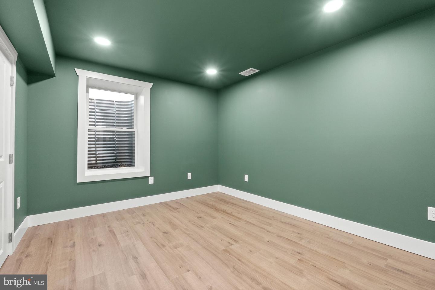 19561 HERNDON CT, LEESBURG, Virginia 20175, 4 Bedrooms Bedrooms, ,3 BathroomsBathrooms,Residential,For sale,19561 HERNDON CT,VALO2098090 MLS # VALO2098090